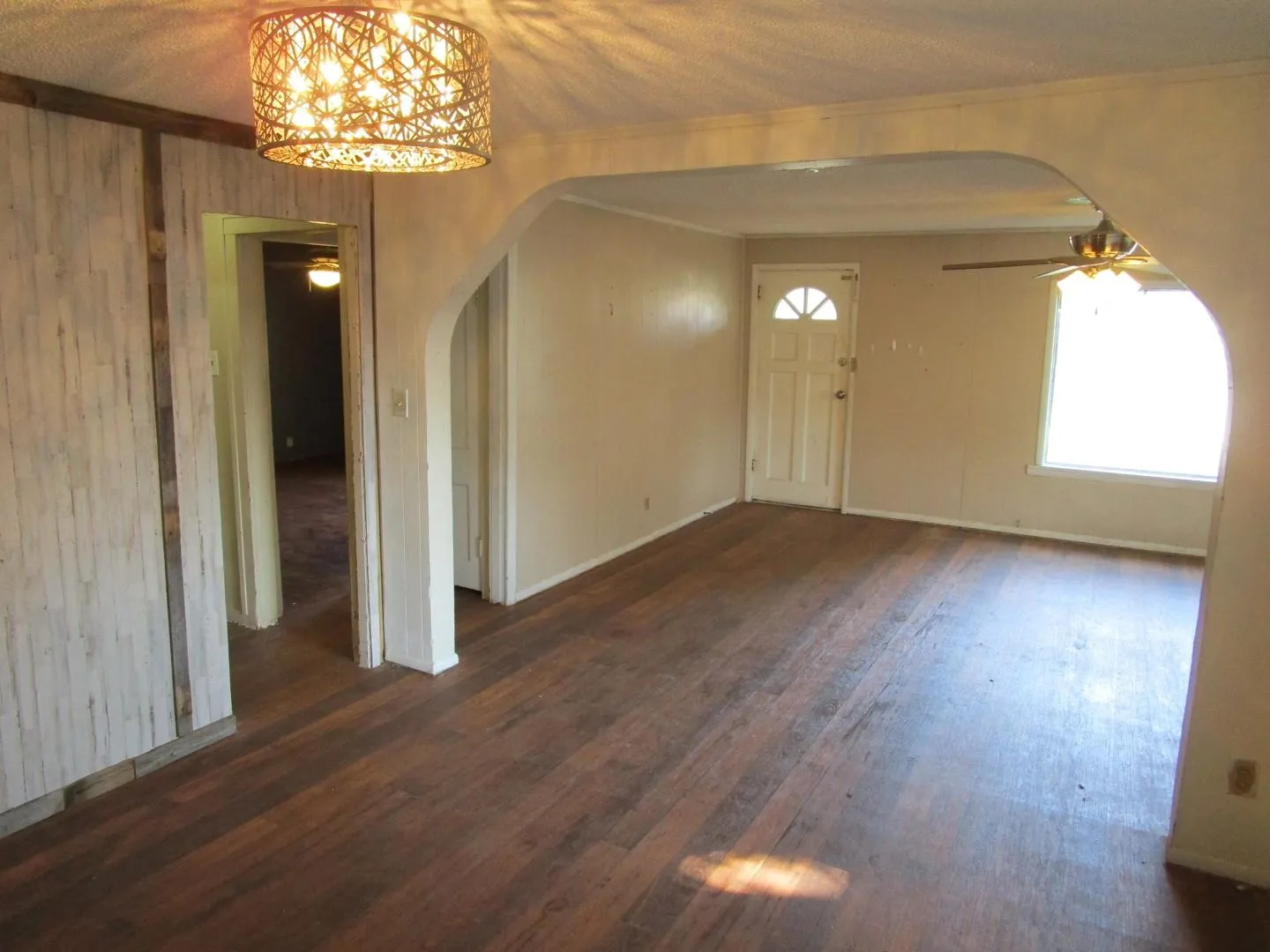 Single Family Residence For Sale in Baylor County , 515 W Mc Lain Street, Seymour, Texas 76380, 3 Bedroom, 1 Bathroom, 1 Garage spaces, 1,270 Sqft, built in 1931, mls#21408978, Real Estate Agent in Seymour, Homes For Sale in Baylor county, Homes For Sale in Seymour, Realtor in Seymour Texas, Real Estate Brokerage Independent Realty Texas, Luminita Cordes Realtor