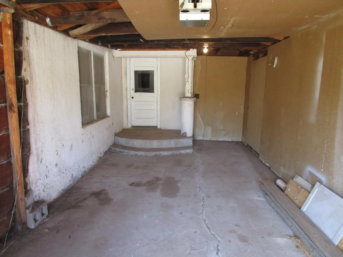 Single Family Residence For Sale in Baylor County , 515 W Mc Lain Street, Seymour, Texas 76380, 3 Bedroom, 1 Bathroom, 1 Garage spaces, 1,270 Sqft, built in 1931, mls#21408978, Real Estate Agent in Seymour, Homes For Sale in Baylor county, Homes For Sale in Seymour, Realtor in Seymour Texas, Real Estate Brokerage Independent Realty Texas, Luminita Cordes Realtor