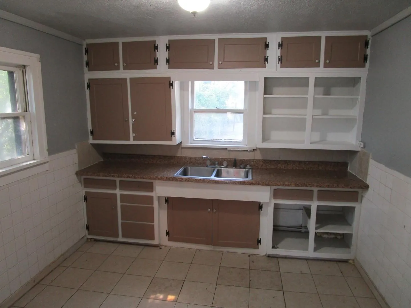Single Family Residence For Sale in Baylor County , 515 W Mc Lain Street, Seymour, Texas 76380, 3 Bedroom, 1 Bathroom, 1 Garage spaces, 1,270 Sqft, built in 1931, mls#21408978, Real Estate Agent in Seymour, Homes For Sale in Baylor county, Homes For Sale in Seymour, Realtor in Seymour Texas, Real Estate Brokerage Independent Realty Texas, Luminita Cordes Realtor