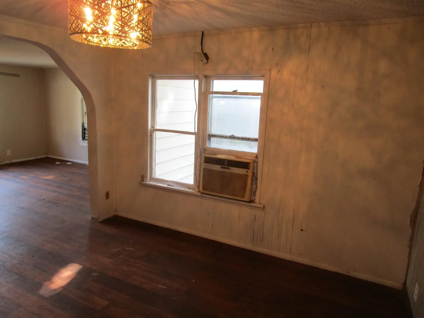 Single Family Residence For Sale in Baylor County , 515 W Mc Lain Street, Seymour, Texas 76380, 3 Bedroom, 1 Bathroom, 1 Garage spaces, 1,270 Sqft, built in 1931, mls#21408978, Real Estate Agent in Seymour, Homes For Sale in Baylor county, Homes For Sale in Seymour, Realtor in Seymour Texas, Real Estate Brokerage Independent Realty Texas, Luminita Cordes Realtor