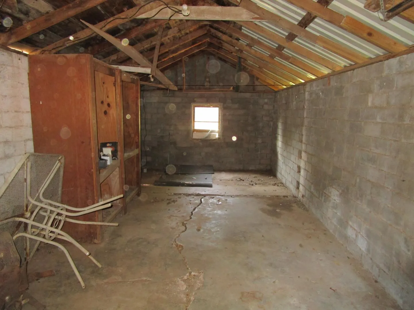 Single Family Residence For Sale in Baylor County , 515 W Mc Lain Street, Seymour, Texas 76380, 3 Bedroom, 1 Bathroom, 1 Garage spaces, 1,270 Sqft, built in 1931, mls#21408978, Real Estate Agent in Seymour, Homes For Sale in Baylor county, Homes For Sale in Seymour, Realtor in Seymour Texas, Real Estate Brokerage Independent Realty Texas, Luminita Cordes Realtor