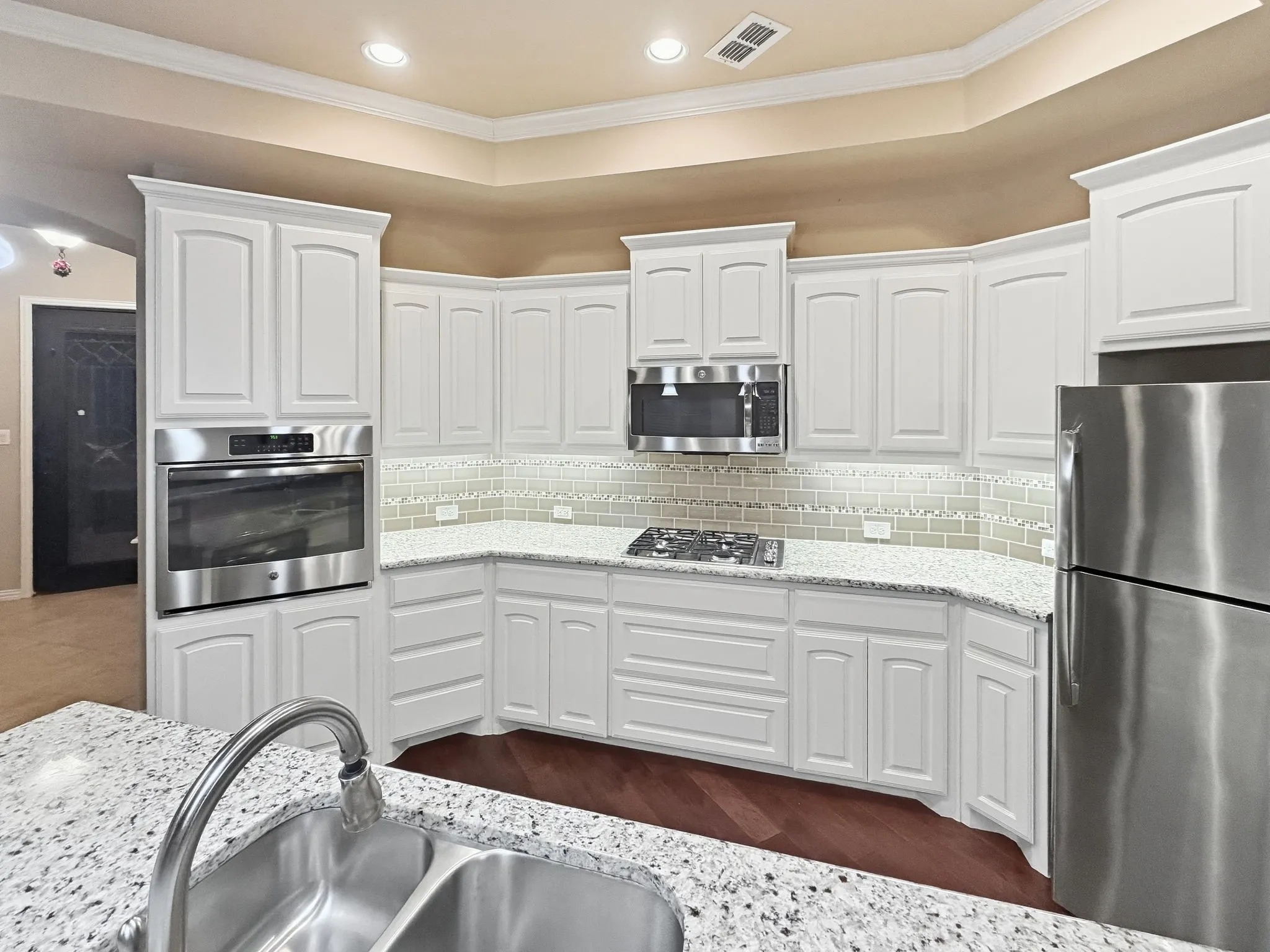 Condominium For Sale in Tarrant County , 298 Tulip Way 55, Keller, Texas 76248, 2 Bedroom, 2 Bathroom, 2 Garage spaces, 1,801 Sqft, built in 2013, mls#21402972, Real Estate Agent in Keller, Homes For Sale in Tarrant county, Homes For Sale in Keller, Realtor in Keller Texas, Real Estate Brokerage Independent Realty Texas, Luminita Cordes Realtor
