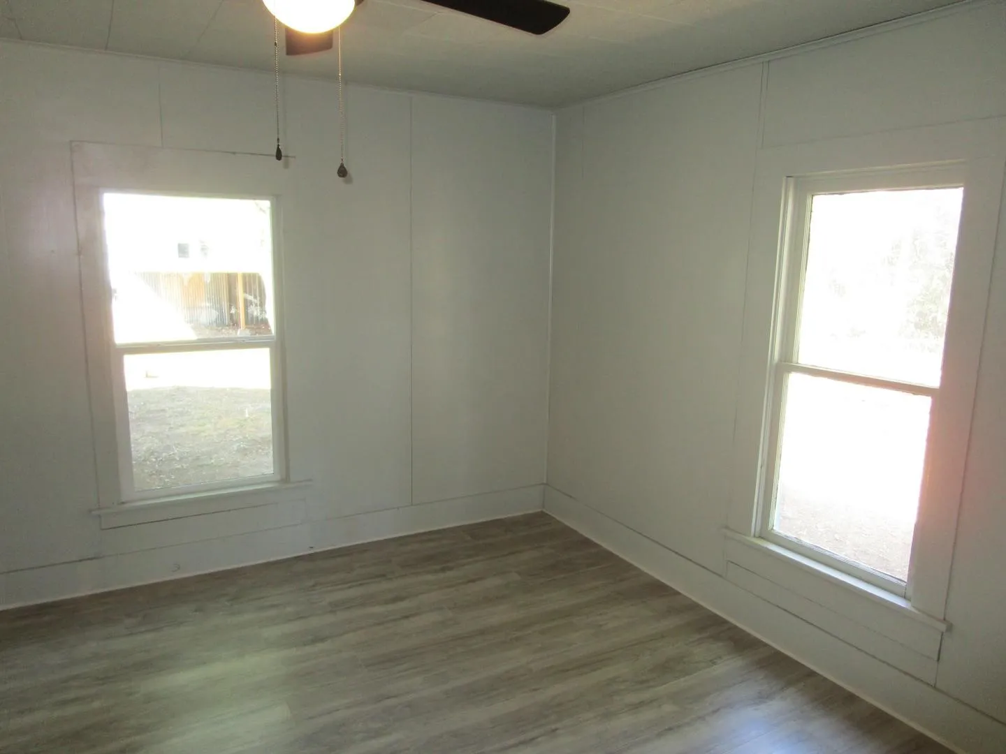 Single Family Residence For Sale in Baylor County , 205 N Donald Street, Seymour, Texas 76380, 3 Bedroom, 2 Bathroom, 1 Garage spaces, 1,274 Sqft, built in 1943, mls#21408983, Real Estate Agent in Seymour, Homes For Sale in Baylor county, Homes For Sale in Seymour, Realtor in Seymour Texas, Real Estate Brokerage Independent Realty Texas, Luminita Cordes Realtor