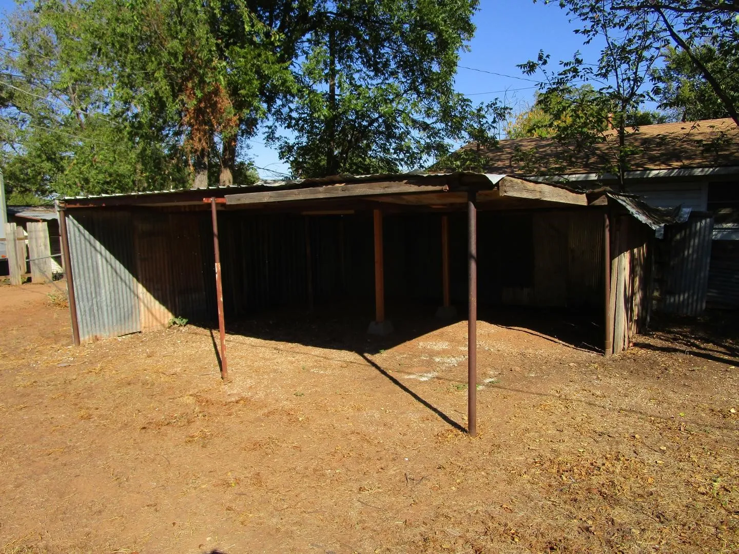 Single Family Residence For Sale in Baylor County , 205 N Donald Street, Seymour, Texas 76380, 3 Bedroom, 2 Bathroom, 1 Garage spaces, 1,274 Sqft, built in 1943, mls#21408983, Real Estate Agent in Seymour, Homes For Sale in Baylor county, Homes For Sale in Seymour, Realtor in Seymour Texas, Real Estate Brokerage Independent Realty Texas, Luminita Cordes Realtor