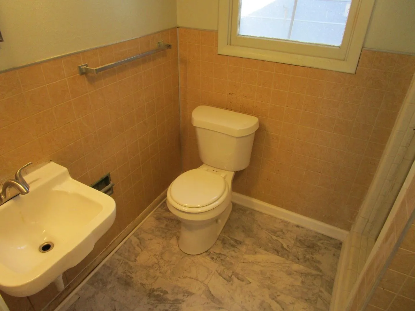 Single Family Residence For Sale in Baylor County , 205 N Donald Street, Seymour, Texas 76380, 3 Bedroom, 2 Bathroom, 1 Garage spaces, 1,274 Sqft, built in 1943, mls#21408983, Real Estate Agent in Seymour, Homes For Sale in Baylor county, Homes For Sale in Seymour, Realtor in Seymour Texas, Real Estate Brokerage Independent Realty Texas, Luminita Cordes Realtor