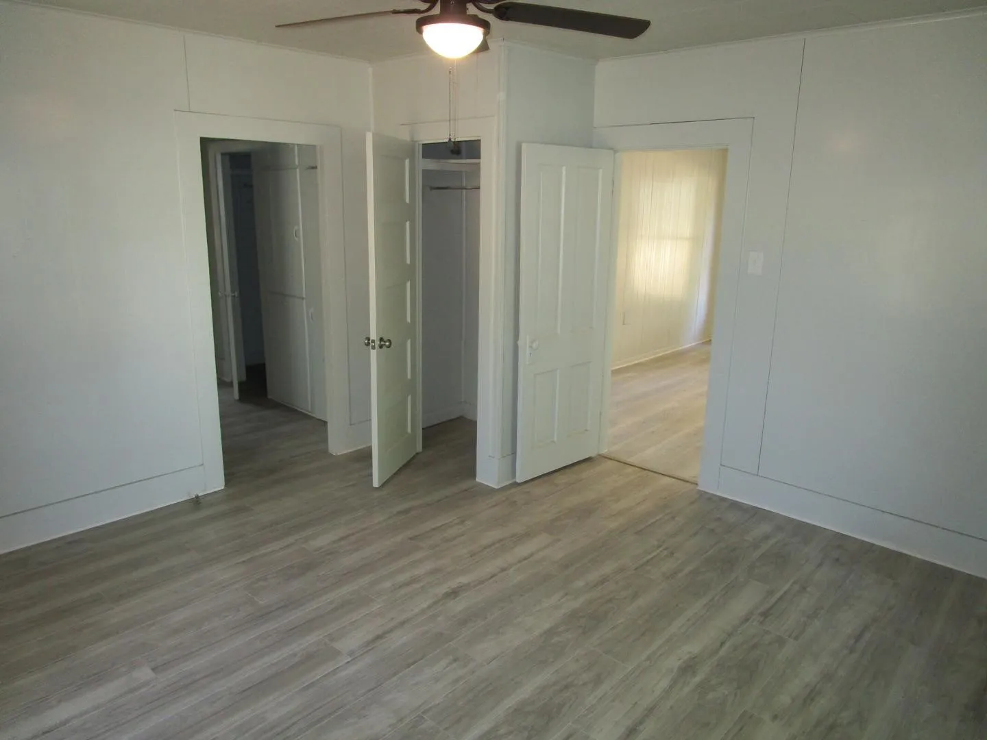 Single Family Residence For Sale in Baylor County , 205 N Donald Street, Seymour, Texas 76380, 3 Bedroom, 2 Bathroom, 1 Garage spaces, 1,274 Sqft, built in 1943, mls#21408983, Real Estate Agent in Seymour, Homes For Sale in Baylor county, Homes For Sale in Seymour, Realtor in Seymour Texas, Real Estate Brokerage Independent Realty Texas, Luminita Cordes Realtor