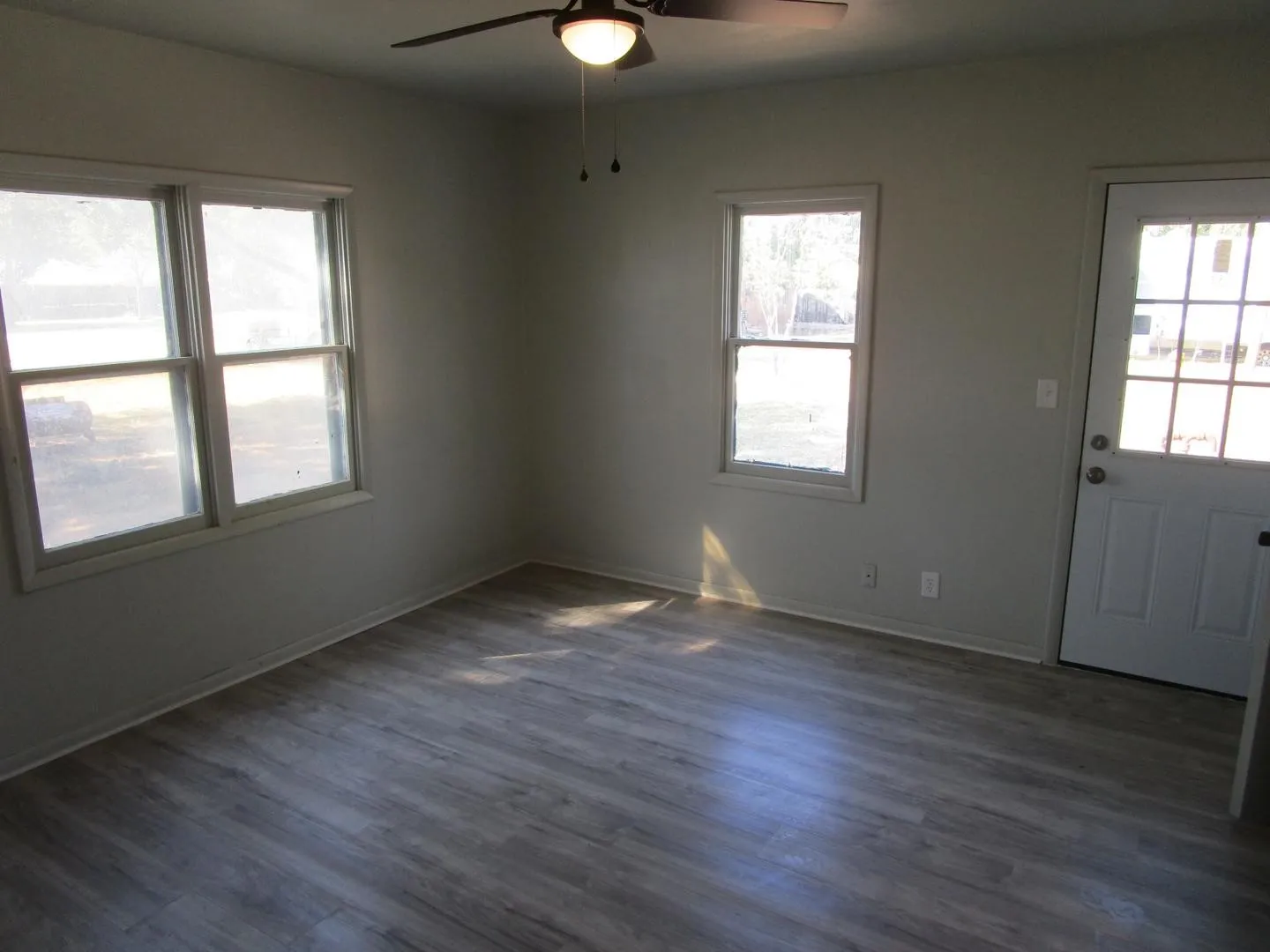 Single Family Residence For Sale in Baylor County , 205 N Donald Street, Seymour, Texas 76380, 3 Bedroom, 2 Bathroom, 1 Garage spaces, 1,274 Sqft, built in 1943, mls#21408983, Real Estate Agent in Seymour, Homes For Sale in Baylor county, Homes For Sale in Seymour, Realtor in Seymour Texas, Real Estate Brokerage Independent Realty Texas, Luminita Cordes Realtor