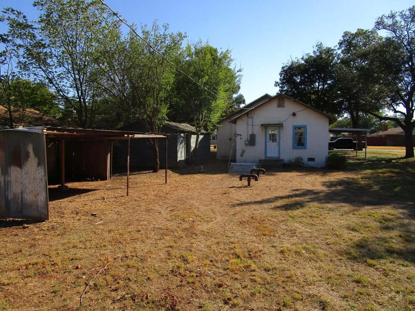 Single Family Residence For Sale in Baylor County , 205 N Donald Street, Seymour, Texas 76380, 3 Bedroom, 2 Bathroom, 1 Garage spaces, 1,274 Sqft, built in 1943, mls#21408983, Real Estate Agent in Seymour, Homes For Sale in Baylor county, Homes For Sale in Seymour, Realtor in Seymour Texas, Real Estate Brokerage Independent Realty Texas, Luminita Cordes Realtor