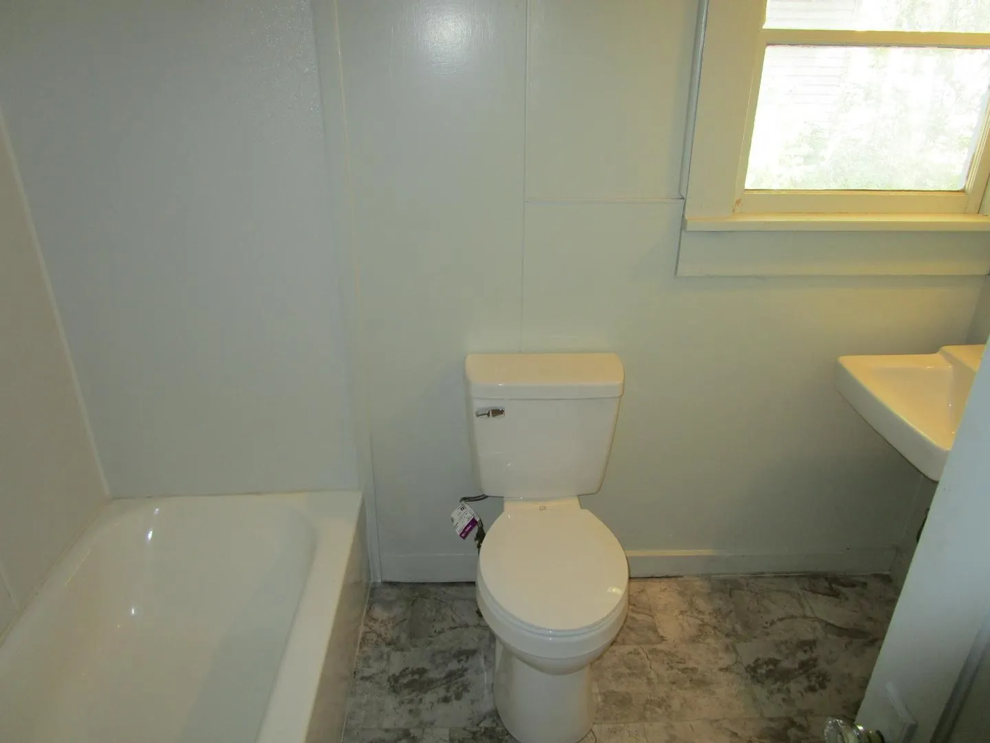 Single Family Residence For Sale in Baylor County , 205 N Donald Street, Seymour, Texas 76380, 3 Bedroom, 2 Bathroom, 1 Garage spaces, 1,274 Sqft, built in 1943, mls#21408983, Real Estate Agent in Seymour, Homes For Sale in Baylor county, Homes For Sale in Seymour, Realtor in Seymour Texas, Real Estate Brokerage Independent Realty Texas, Luminita Cordes Realtor