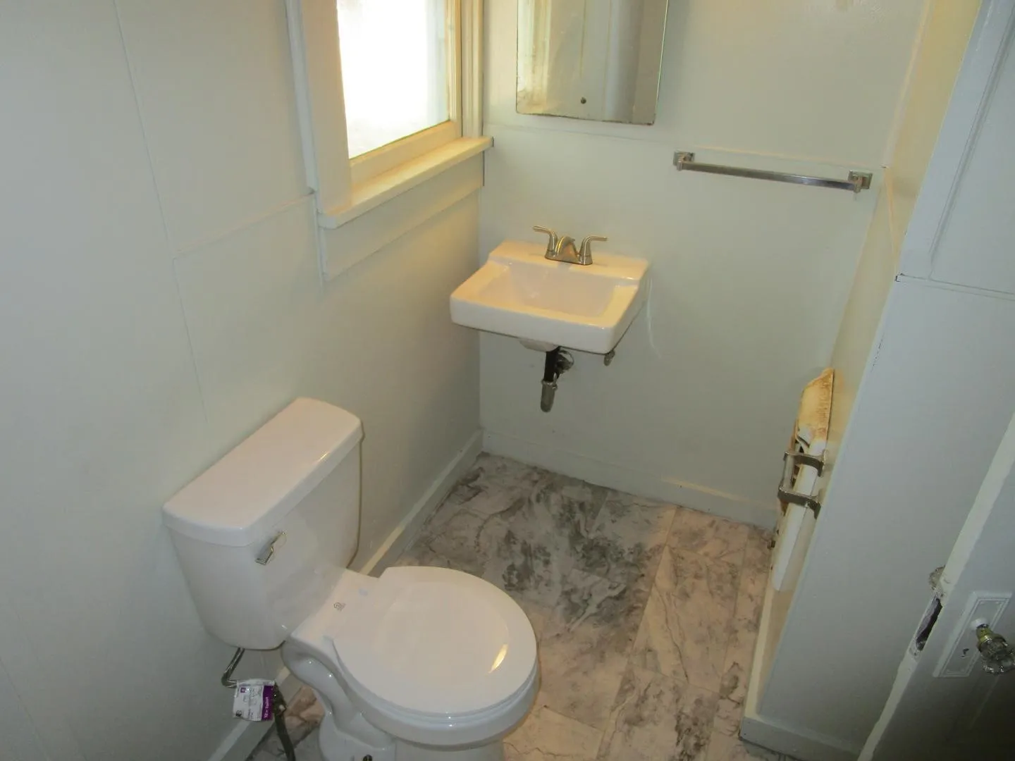 Single Family Residence For Sale in Baylor County , 205 N Donald Street, Seymour, Texas 76380, 3 Bedroom, 2 Bathroom, 1 Garage spaces, 1,274 Sqft, built in 1943, mls#21408983, Real Estate Agent in Seymour, Homes For Sale in Baylor county, Homes For Sale in Seymour, Realtor in Seymour Texas, Real Estate Brokerage Independent Realty Texas, Luminita Cordes Realtor