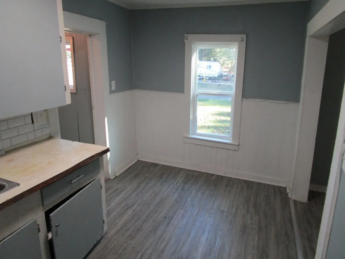 Single Family Residence For Sale in Bowie County , 126 NW Beck Street, De Kalb, Texas 75559, 2 Bedroom, 1 Bathroom, Garage spaces, 690 Sqft, built in 1940, mls#21408986, Real Estate Agent in De Kalb, Homes For Sale in Bowie county, Homes For Sale in De Kalb, Realtor in De Kalb Texas, Real Estate Brokerage Independent Realty Texas, Luminita Cordes Realtor