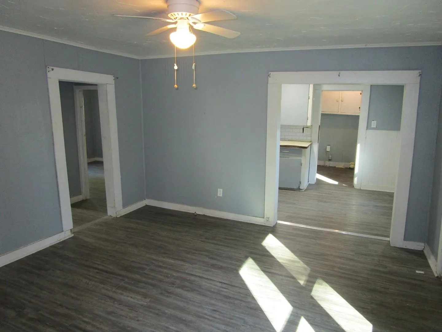 Single Family Residence For Sale in Bowie County , 126 NW Beck Street, De Kalb, Texas 75559, 2 Bedroom, 1 Bathroom, Garage spaces, 690 Sqft, built in 1940, mls#21408986, Real Estate Agent in De Kalb, Homes For Sale in Bowie county, Homes For Sale in De Kalb, Realtor in De Kalb Texas, Real Estate Brokerage Independent Realty Texas, Luminita Cordes Realtor