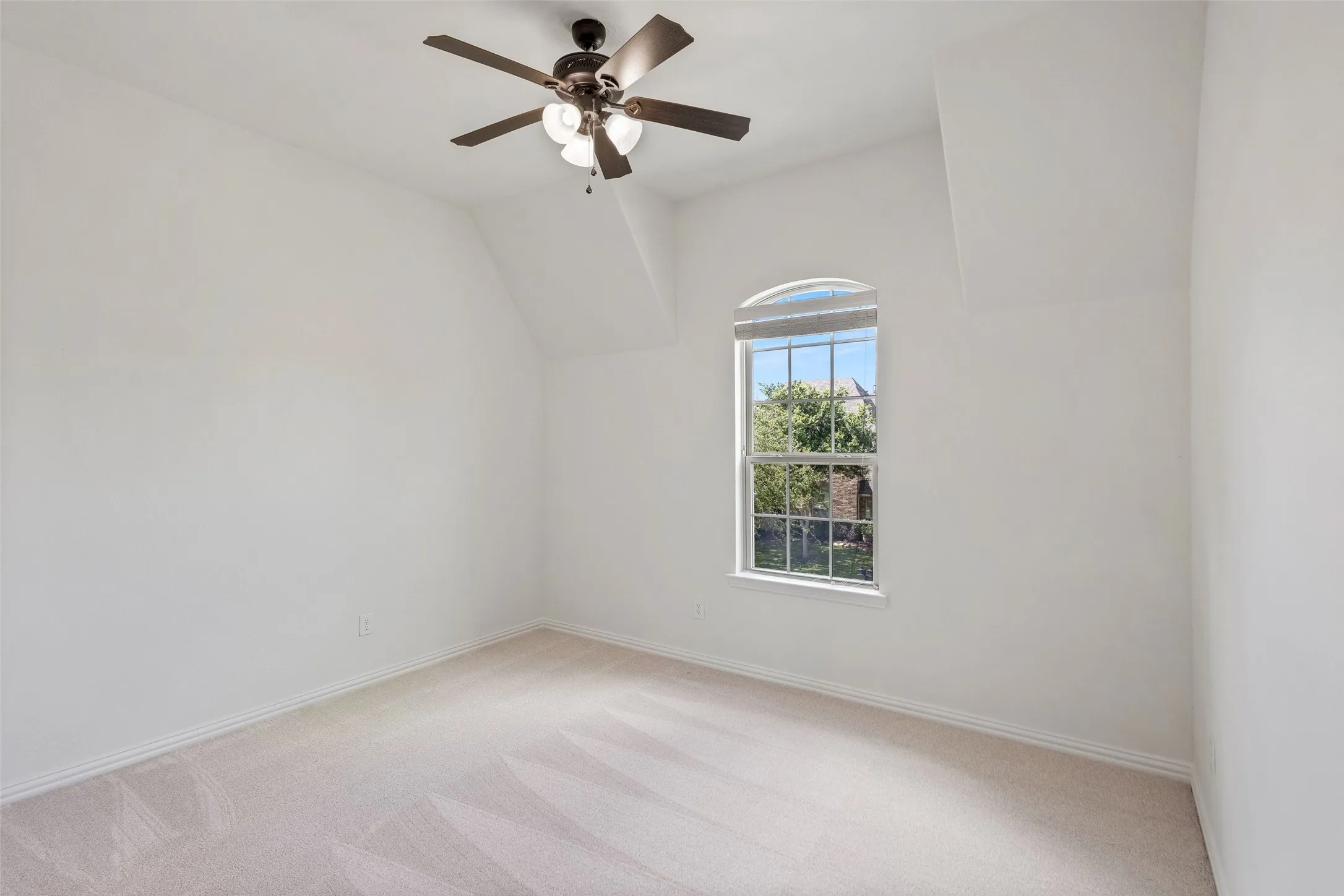 Single Family Residence For Rent in Collin County , 901 Clear Water Drive N, Allen, Texas 75013, 5 Bedroom, 4 Bathroom, 3 Garage spaces, 3,932 Sqft, built in 2014, mls#21404337, Real Estate Agent in Allen, Homes For Rent in Collin county, Homes For Rent in Allen, Realtor in Allen Texas, Real Estate Brokerage Independent Realty Texas, Luminita Cordes Realtor