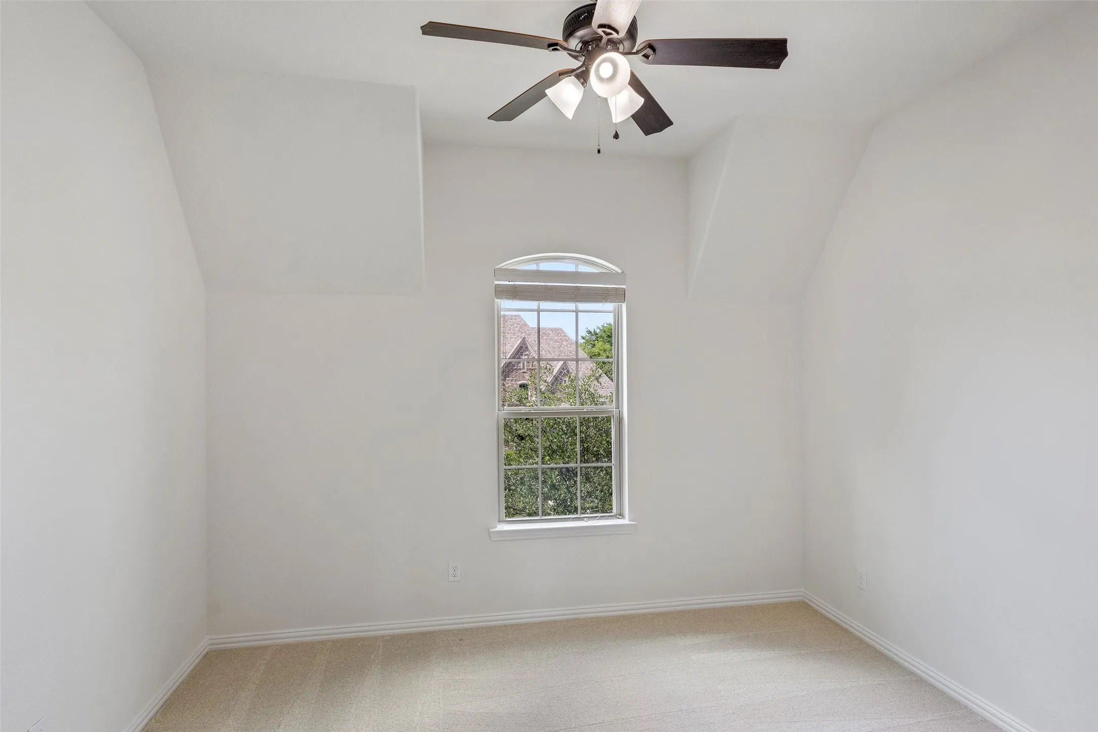 Single Family Residence For Rent in Collin County , 901 Clear Water Drive N, Allen, Texas 75013, 5 Bedroom, 4 Bathroom, 3 Garage spaces, 3,932 Sqft, built in 2014, mls#21404337, Real Estate Agent in Allen, Homes For Rent in Collin county, Homes For Rent in Allen, Realtor in Allen Texas, Real Estate Brokerage Independent Realty Texas, Luminita Cordes Realtor
