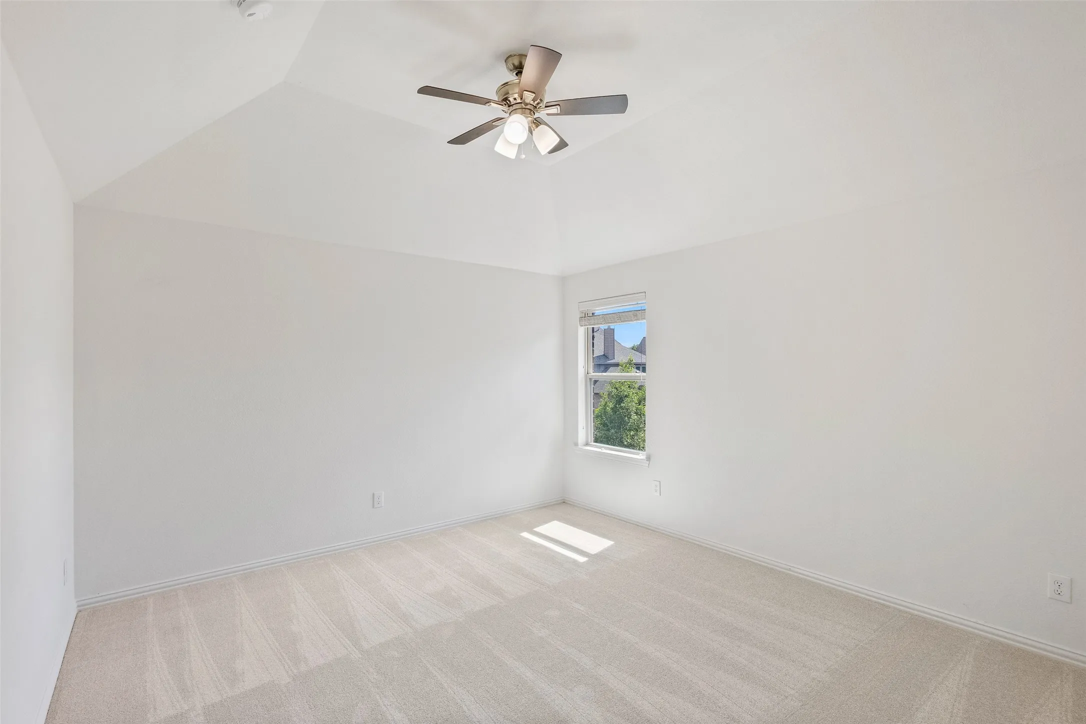 Single Family Residence For Rent in Collin County , 901 Clear Water Drive N, Allen, Texas 75013, 5 Bedroom, 4 Bathroom, 3 Garage spaces, 3,932 Sqft, built in 2014, mls#21404337, Real Estate Agent in Allen, Homes For Rent in Collin county, Homes For Rent in Allen, Realtor in Allen Texas, Real Estate Brokerage Independent Realty Texas, Luminita Cordes Realtor