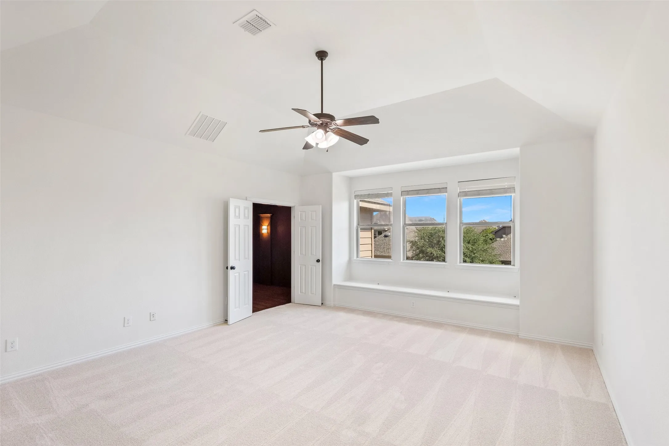 Single Family Residence For Rent in Collin County , 901 Clear Water Drive N, Allen, Texas 75013, 5 Bedroom, 4 Bathroom, 3 Garage spaces, 3,932 Sqft, built in 2014, mls#21404337, Real Estate Agent in Allen, Homes For Rent in Collin county, Homes For Rent in Allen, Realtor in Allen Texas, Real Estate Brokerage Independent Realty Texas, Luminita Cordes Realtor