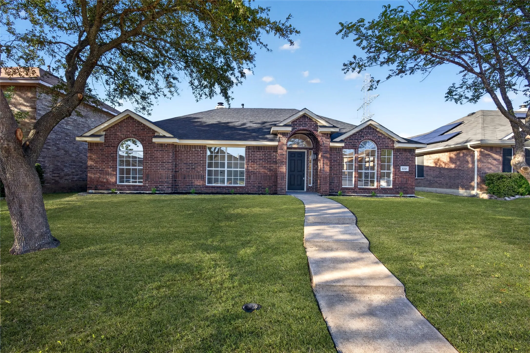 Single Family Residence For Sale in Dallas County , 2221 Bridle Path Drive, Lancaster, Texas 75146, 4 Bedroom, 2 Bathroom, 2 Garage spaces, 1,980 Sqft, built in 2001, mls#21408982, Real Estate Agent in Lancaster, Homes For Sale in Dallas county, Homes For Sale in Lancaster, Realtor in Lancaster Texas, Real Estate Brokerage Independent Realty Texas, Luminita Cordes Realtor