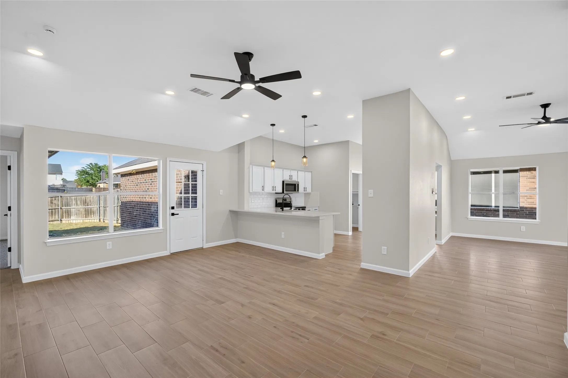 Single Family Residence For Sale in Dallas County , 2221 Bridle Path Drive, Lancaster, Texas 75146, 4 Bedroom, 2 Bathroom, 2 Garage spaces, 1,980 Sqft, built in 2001, mls#21408982, Real Estate Agent in Lancaster, Homes For Sale in Dallas county, Homes For Sale in Lancaster, Realtor in Lancaster Texas, Real Estate Brokerage Independent Realty Texas, Luminita Cordes Realtor