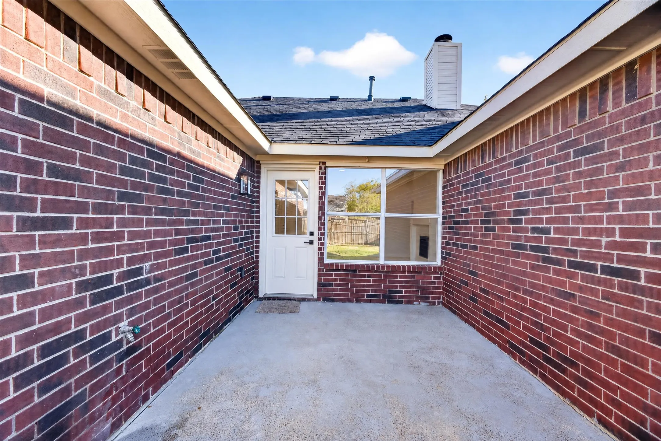 Single Family Residence For Sale in Dallas County , 2221 Bridle Path Drive, Lancaster, Texas 75146, 4 Bedroom, 2 Bathroom, 2 Garage spaces, 1,980 Sqft, built in 2001, mls#21408982, Real Estate Agent in Lancaster, Homes For Sale in Dallas county, Homes For Sale in Lancaster, Realtor in Lancaster Texas, Real Estate Brokerage Independent Realty Texas, Luminita Cordes Realtor