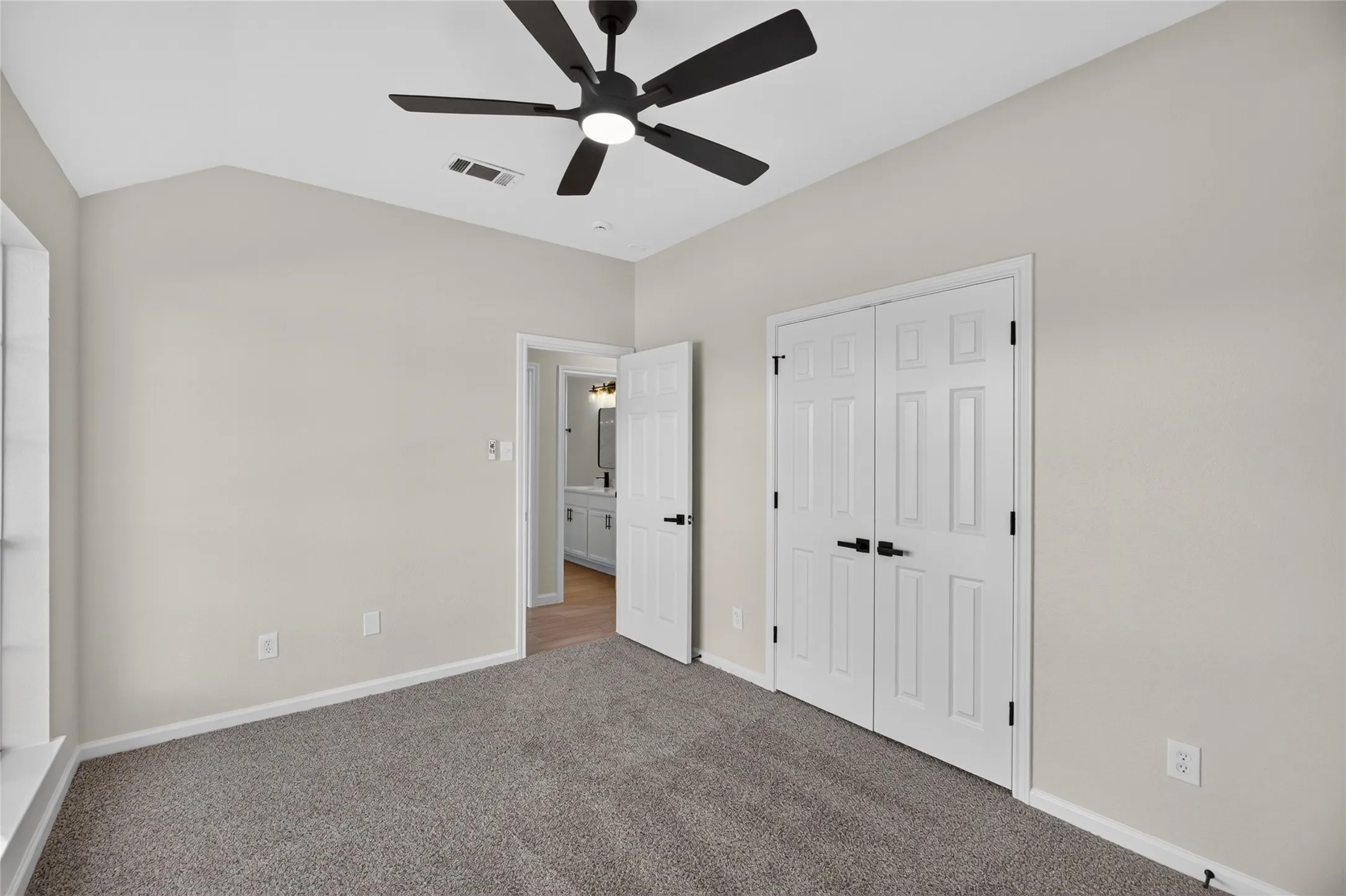 Single Family Residence For Sale in Dallas County , 2221 Bridle Path Drive, Lancaster, Texas 75146, 4 Bedroom, 2 Bathroom, 2 Garage spaces, 1,980 Sqft, built in 2001, mls#21408982, Real Estate Agent in Lancaster, Homes For Sale in Dallas county, Homes For Sale in Lancaster, Realtor in Lancaster Texas, Real Estate Brokerage Independent Realty Texas, Luminita Cordes Realtor