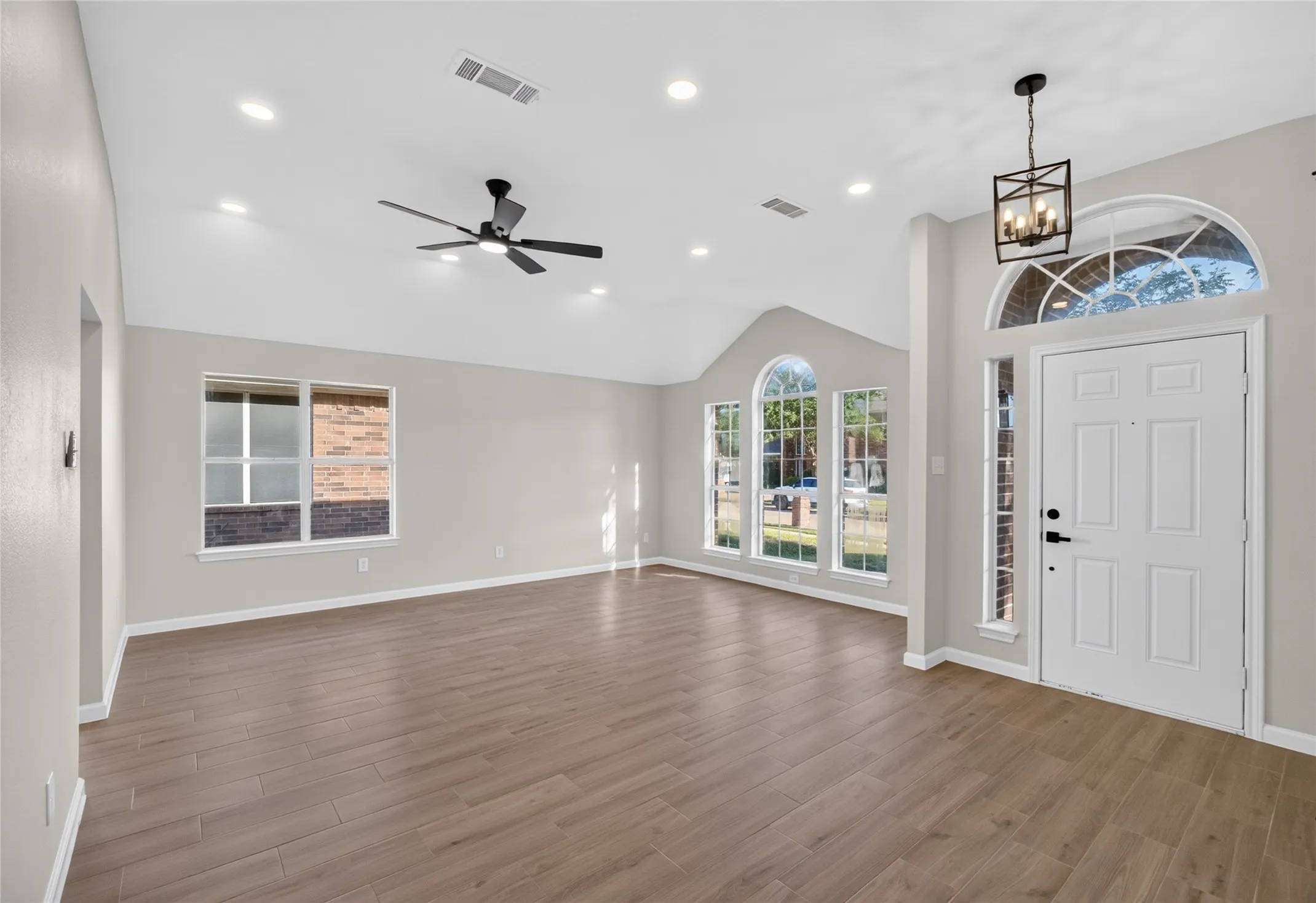 Single Family Residence For Sale in Dallas County , 2221 Bridle Path Drive, Lancaster, Texas 75146, 4 Bedroom, 2 Bathroom, 2 Garage spaces, 1,980 Sqft, built in 2001, mls#21408982, Real Estate Agent in Lancaster, Homes For Sale in Dallas county, Homes For Sale in Lancaster, Realtor in Lancaster Texas, Real Estate Brokerage Independent Realty Texas, Luminita Cordes Realtor