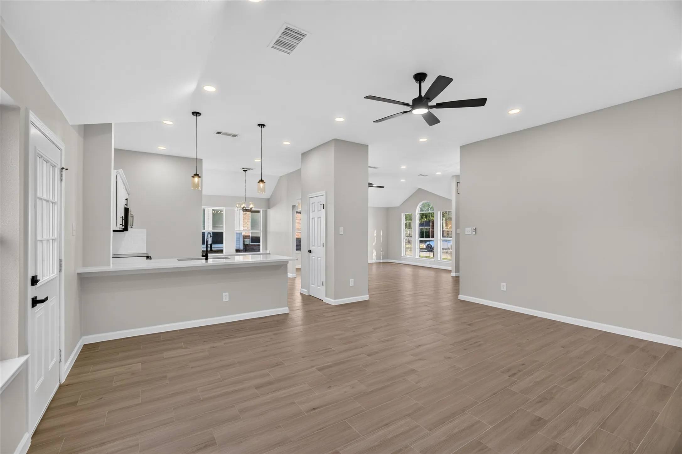 Single Family Residence For Sale in Dallas County , 2221 Bridle Path Drive, Lancaster, Texas 75146, 4 Bedroom, 2 Bathroom, 2 Garage spaces, 1,980 Sqft, built in 2001, mls#21408982, Real Estate Agent in Lancaster, Homes For Sale in Dallas county, Homes For Sale in Lancaster, Realtor in Lancaster Texas, Real Estate Brokerage Independent Realty Texas, Luminita Cordes Realtor