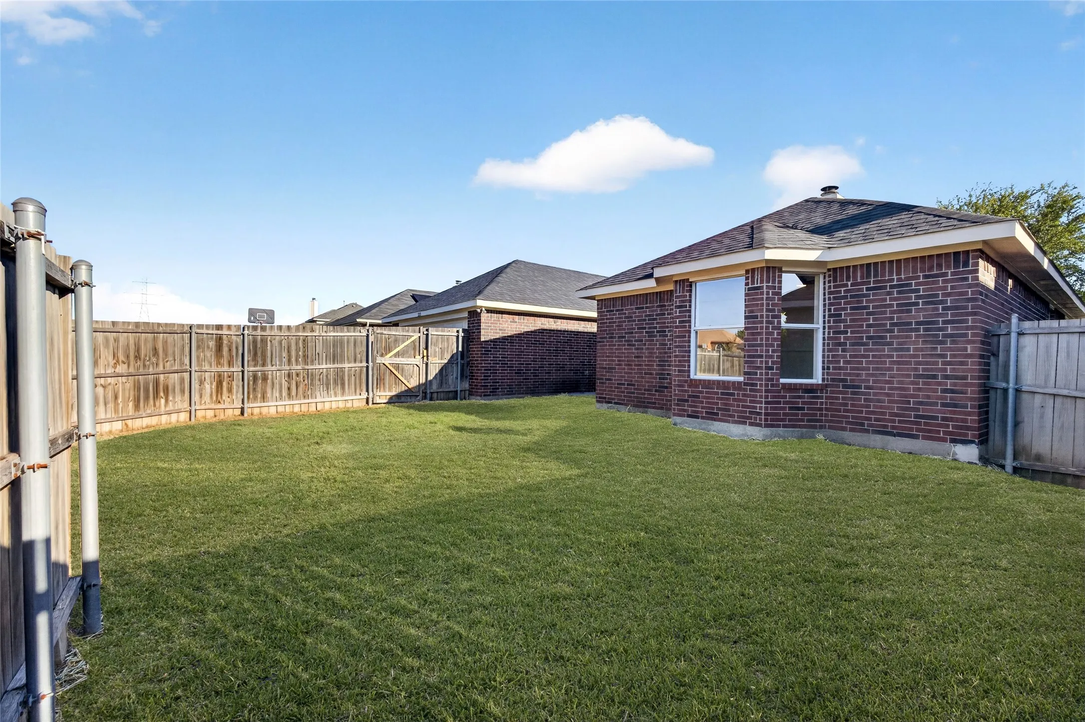 Single Family Residence For Sale in Dallas County , 2221 Bridle Path Drive, Lancaster, Texas 75146, 4 Bedroom, 2 Bathroom, 2 Garage spaces, 1,980 Sqft, built in 2001, mls#21408982, Real Estate Agent in Lancaster, Homes For Sale in Dallas county, Homes For Sale in Lancaster, Realtor in Lancaster Texas, Real Estate Brokerage Independent Realty Texas, Luminita Cordes Realtor