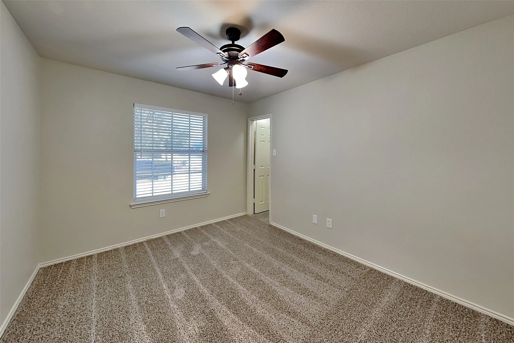 Single Family Residence For Rent in Tarrant County , 12301 Angel Food Lane, Fort Worth, Texas 76244, 4 Bedroom, 2 Bathroom, 2 Garage spaces, 1,960 Sqft, built in 2004, mls#21408994, Real Estate Agent in Fort Worth, Homes For Rent in Tarrant county, Homes For Rent in Fort Worth, Realtor in Fort Worth Texas, Real Estate Brokerage Independent Realty Texas, Luminita Cordes Realtor