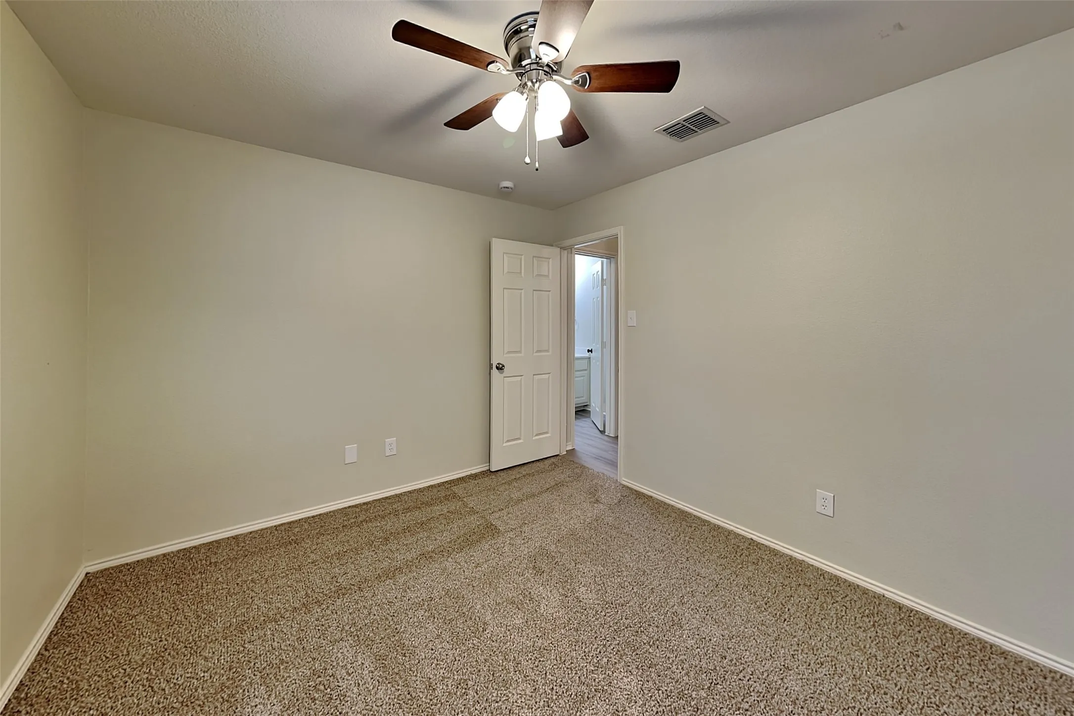 Single Family Residence For Rent in Tarrant County , 12301 Angel Food Lane, Fort Worth, Texas 76244, 4 Bedroom, 2 Bathroom, 2 Garage spaces, 1,960 Sqft, built in 2004, mls#21408994, Real Estate Agent in Fort Worth, Homes For Rent in Tarrant county, Homes For Rent in Fort Worth, Realtor in Fort Worth Texas, Real Estate Brokerage Independent Realty Texas, Luminita Cordes Realtor