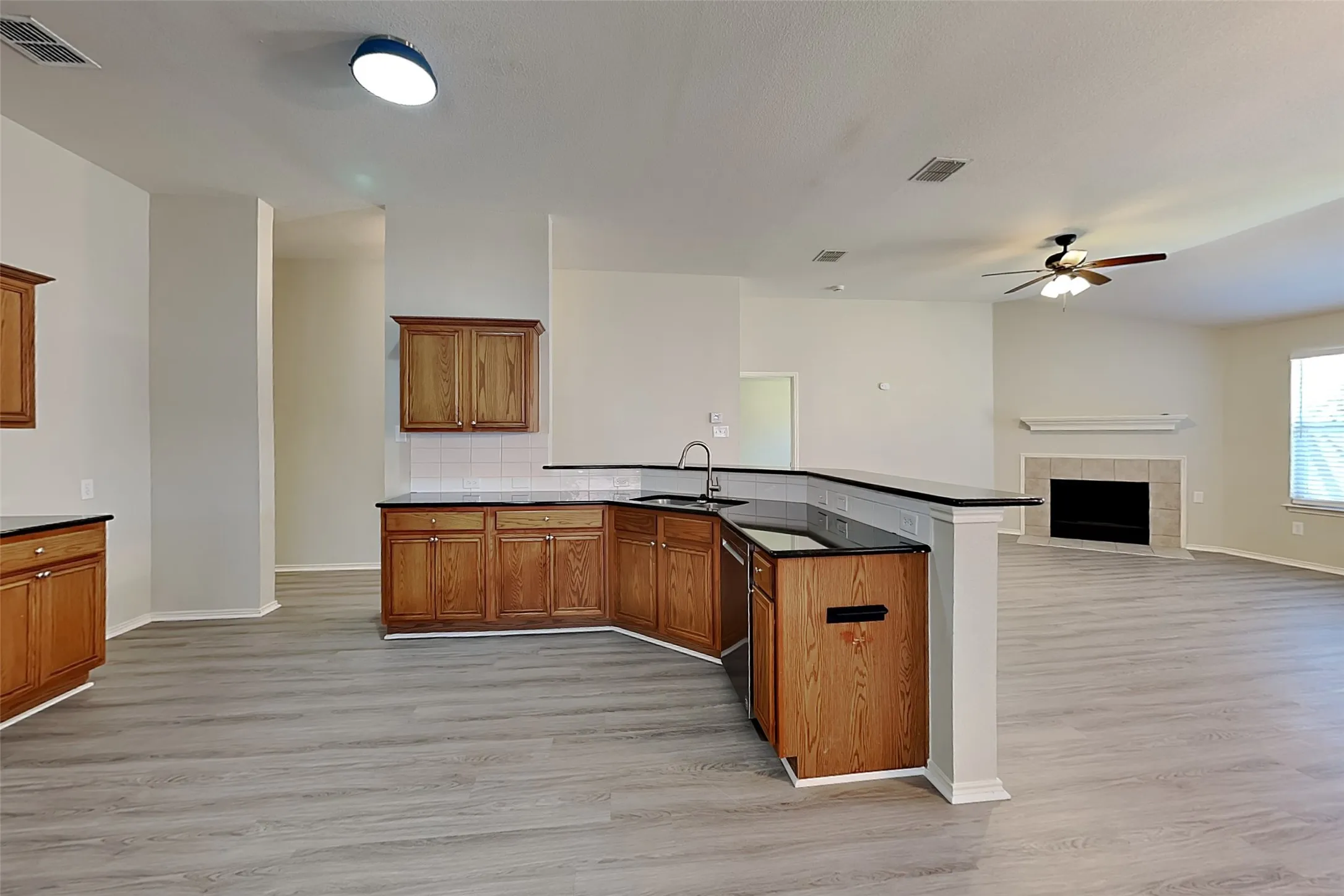 Single Family Residence For Rent in Tarrant County , 12301 Angel Food Lane, Fort Worth, Texas 76244, 4 Bedroom, 2 Bathroom, 2 Garage spaces, 1,960 Sqft, built in 2004, mls#21408994, Real Estate Agent in Fort Worth, Homes For Rent in Tarrant county, Homes For Rent in Fort Worth, Realtor in Fort Worth Texas, Real Estate Brokerage Independent Realty Texas, Luminita Cordes Realtor