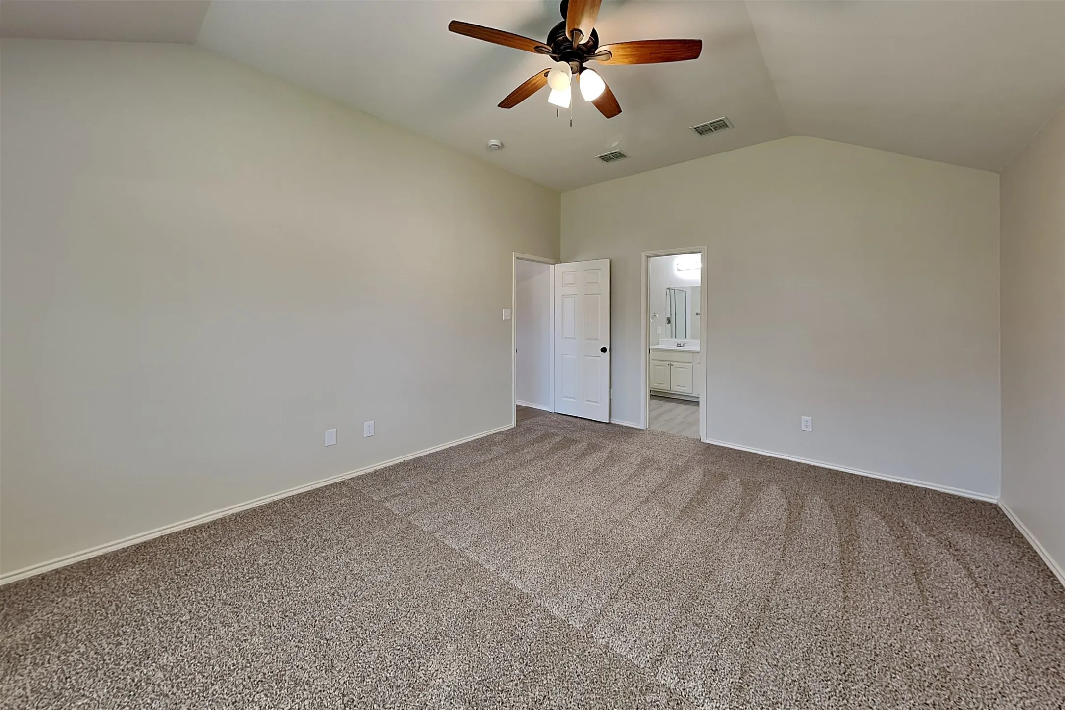Single Family Residence For Rent in Tarrant County , 12301 Angel Food Lane, Fort Worth, Texas 76244, 4 Bedroom, 2 Bathroom, 2 Garage spaces, 1,960 Sqft, built in 2004, mls#21408994, Real Estate Agent in Fort Worth, Homes For Rent in Tarrant county, Homes For Rent in Fort Worth, Realtor in Fort Worth Texas, Real Estate Brokerage Independent Realty Texas, Luminita Cordes Realtor