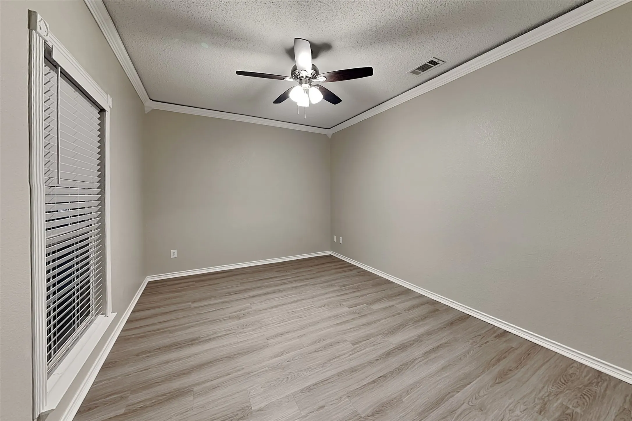 Single Family Residence For Rent in Collin County , 115 Pullman Place, Wylie, Texas 75098, 4 Bedroom, 3 Bathroom, 2 Garage spaces, 2,392 Sqft, built in 1995, mls#21408996, Real Estate Agent in Wylie, Homes For Rent in Collin county, Homes For Rent in Wylie, Realtor in Wylie Texas, Real Estate Brokerage Independent Realty Texas, Luminita Cordes Realtor