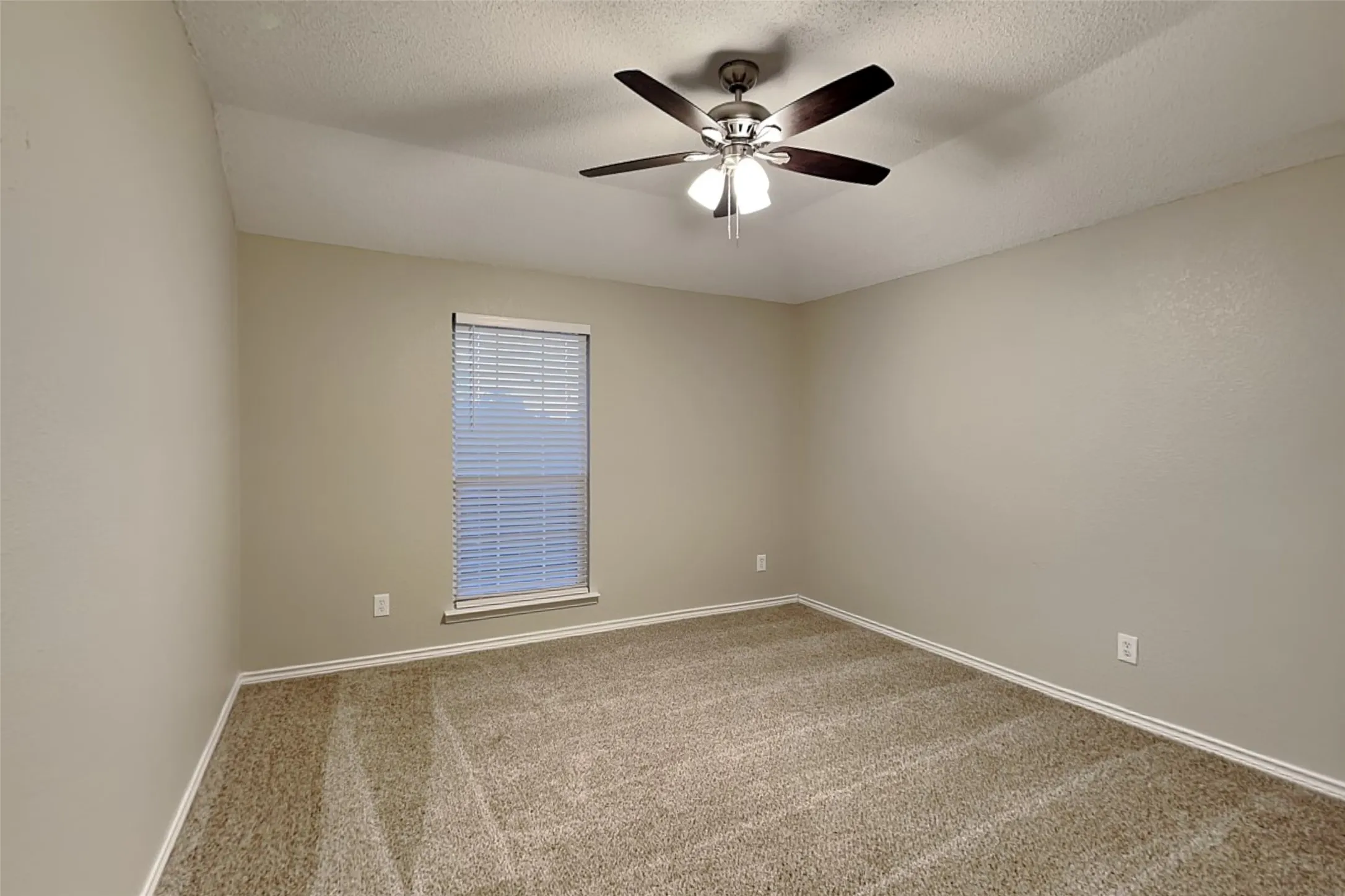 Single Family Residence For Rent in Collin County , 115 Pullman Place, Wylie, Texas 75098, 4 Bedroom, 3 Bathroom, 2 Garage spaces, 2,392 Sqft, built in 1995, mls#21408996, Real Estate Agent in Wylie, Homes For Rent in Collin county, Homes For Rent in Wylie, Realtor in Wylie Texas, Real Estate Brokerage Independent Realty Texas, Luminita Cordes Realtor