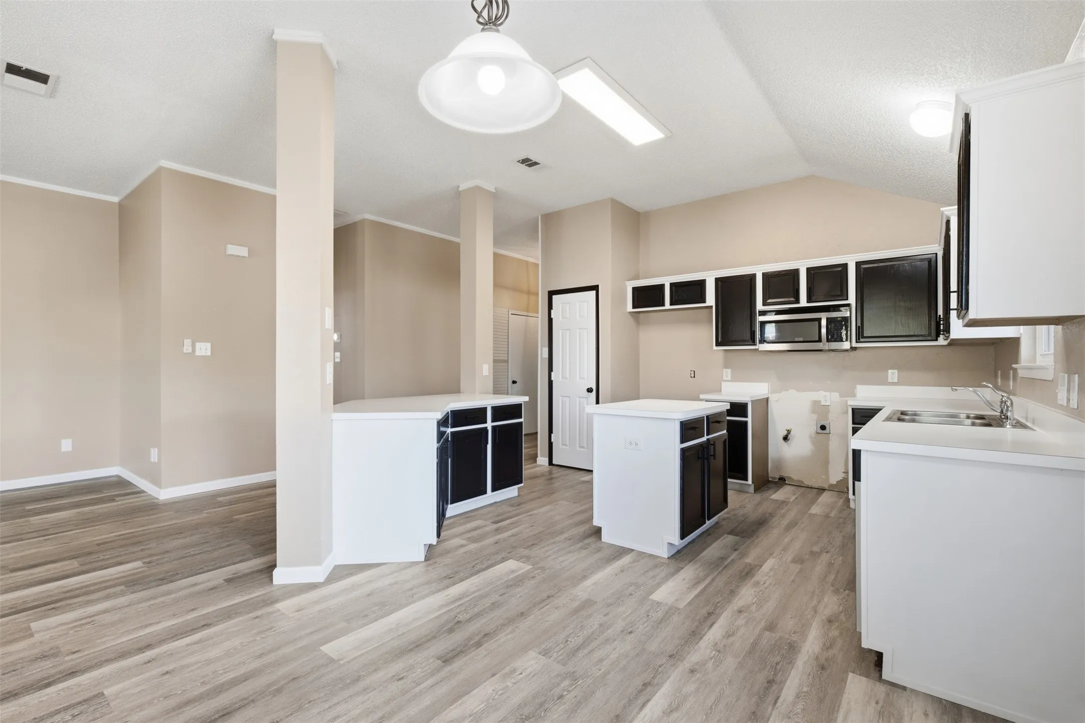 OPEN KITCHEN WITH BUILTIN MICROWAVE