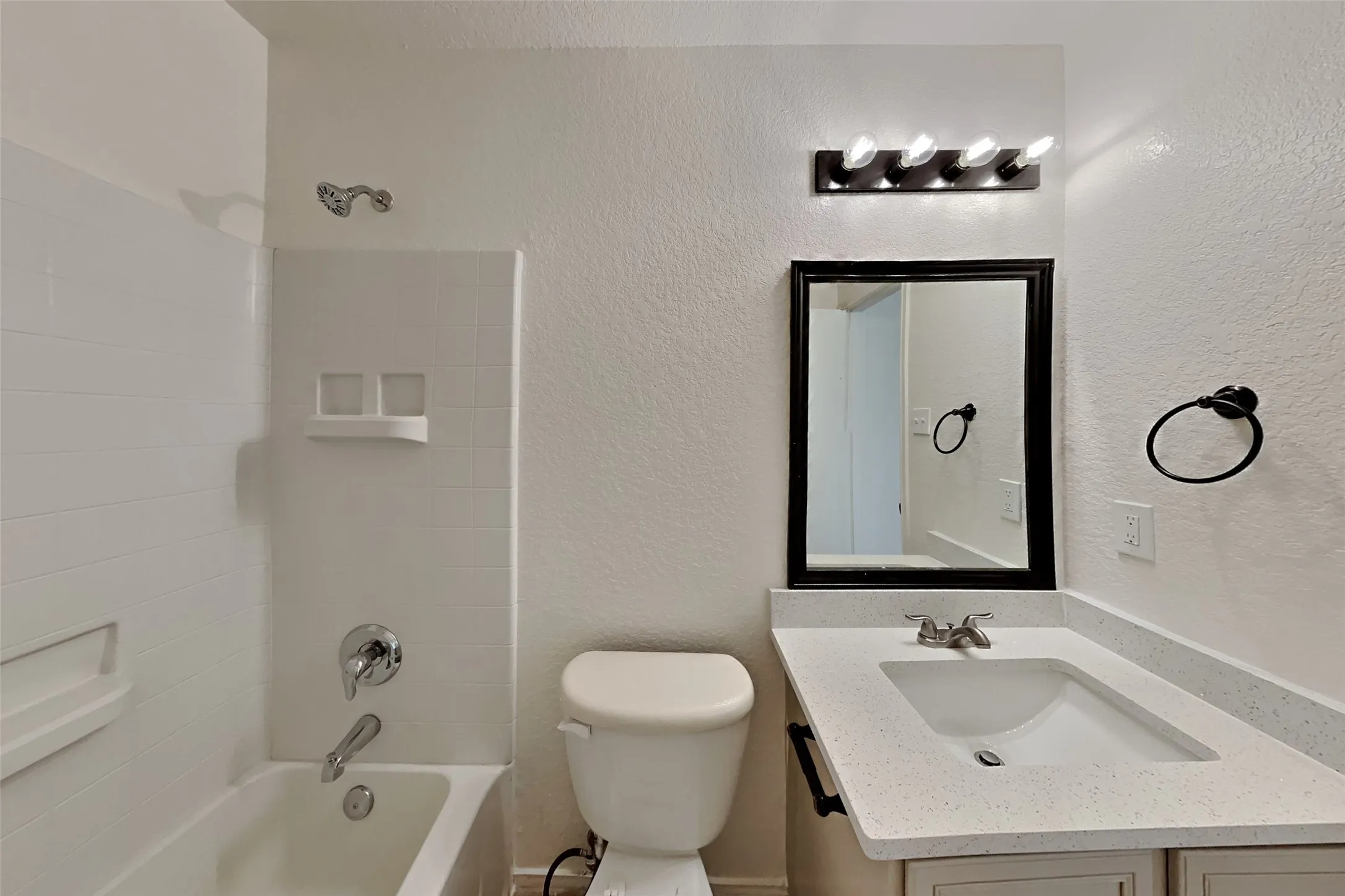 Single Family Residence For Rent in Tarrant County , 6712 Meadow Way Lane, Fort Worth, Texas 76179, 4 Bedroom, 2 Bathroom, 2 Garage spaces, 1,550 Sqft, built in 2005, mls#21408997, Real Estate Agent in Fort Worth, Homes For Rent in Tarrant county, Homes For Rent in Fort Worth, Realtor in Fort Worth Texas, Real Estate Brokerage Independent Realty Texas, Luminita Cordes Realtor