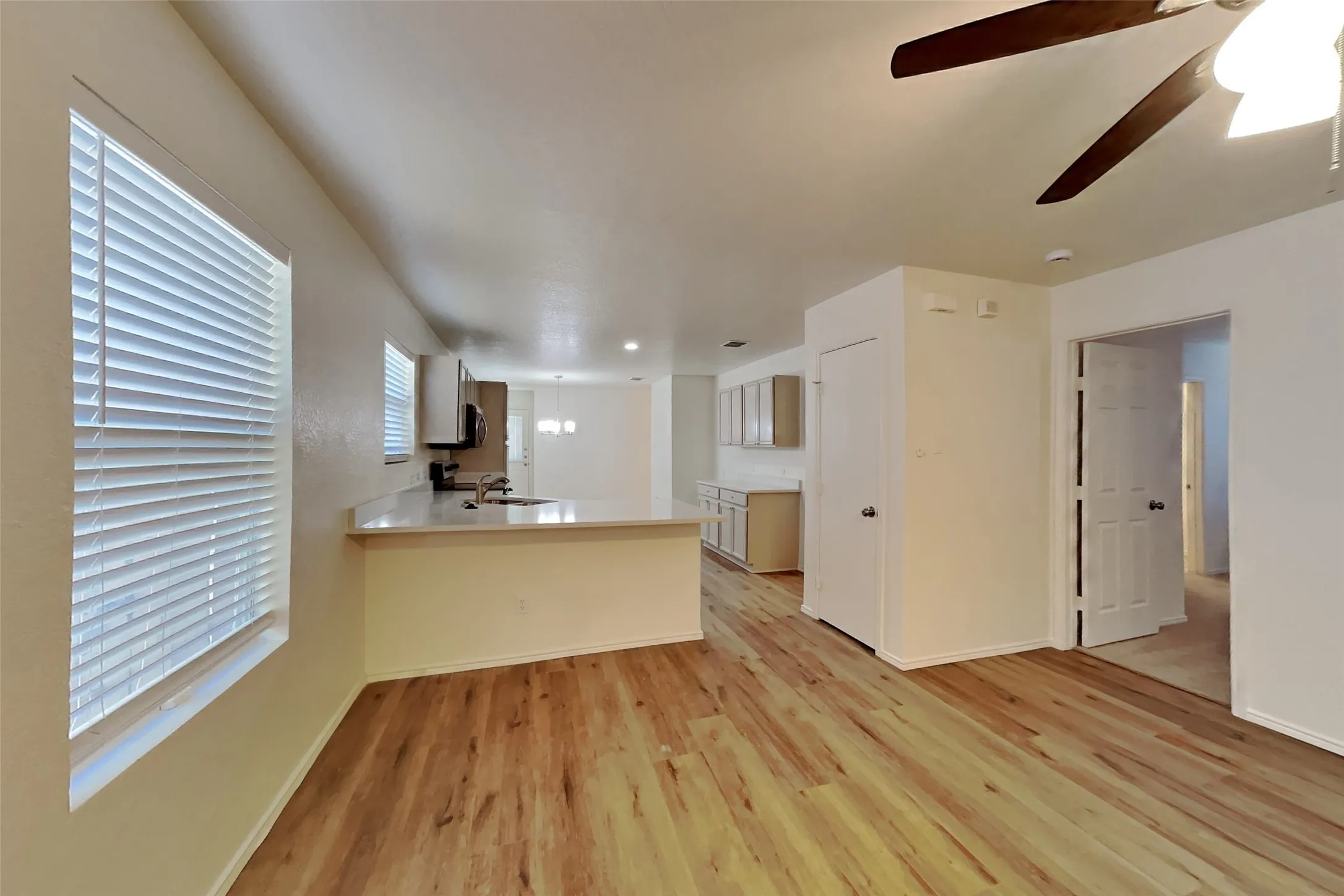 Single Family Residence For Rent in Tarrant County , 6712 Meadow Way Lane, Fort Worth, Texas 76179, 4 Bedroom, 2 Bathroom, 2 Garage spaces, 1,550 Sqft, built in 2005, mls#21408997, Real Estate Agent in Fort Worth, Homes For Rent in Tarrant county, Homes For Rent in Fort Worth, Realtor in Fort Worth Texas, Real Estate Brokerage Independent Realty Texas, Luminita Cordes Realtor