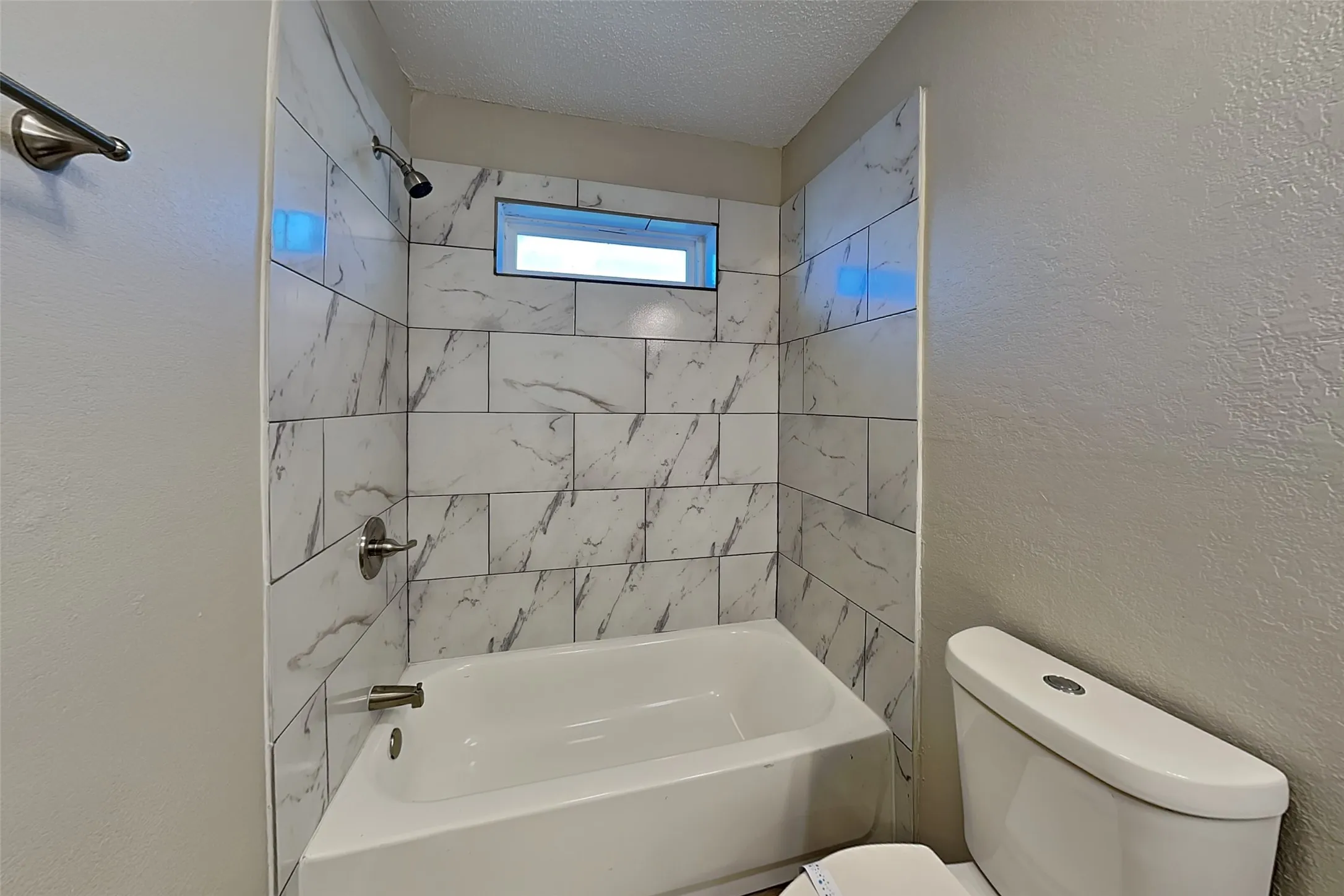 Single Family Residence For Rent in Tarrant County , 6633 Willow View Drive, Watauga, Texas 76148, 3 Bedroom, 2 Bathroom, 2 Garage spaces, 1,370 Sqft, built in 1983, mls#21408998, Real Estate Agent in Watauga, Homes For Rent in Tarrant county, Homes For Rent in Watauga, Realtor in Watauga Texas, Real Estate Brokerage Independent Realty Texas, Luminita Cordes Realtor