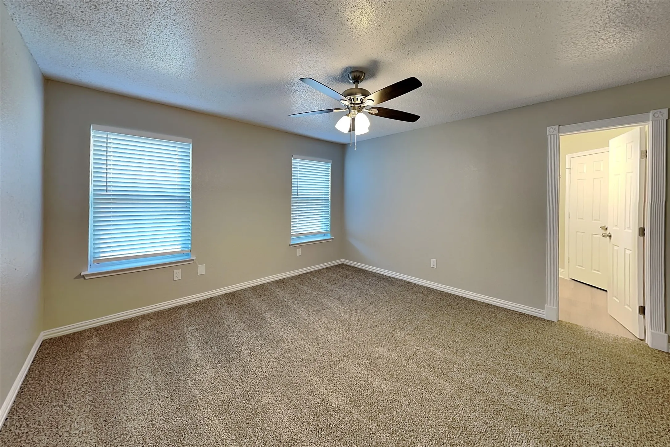 Single Family Residence For Rent in Tarrant County , 6633 Willow View Drive, Watauga, Texas 76148, 3 Bedroom, 2 Bathroom, 2 Garage spaces, 1,370 Sqft, built in 1983, mls#21408998, Real Estate Agent in Watauga, Homes For Rent in Tarrant county, Homes For Rent in Watauga, Realtor in Watauga Texas, Real Estate Brokerage Independent Realty Texas, Luminita Cordes Realtor