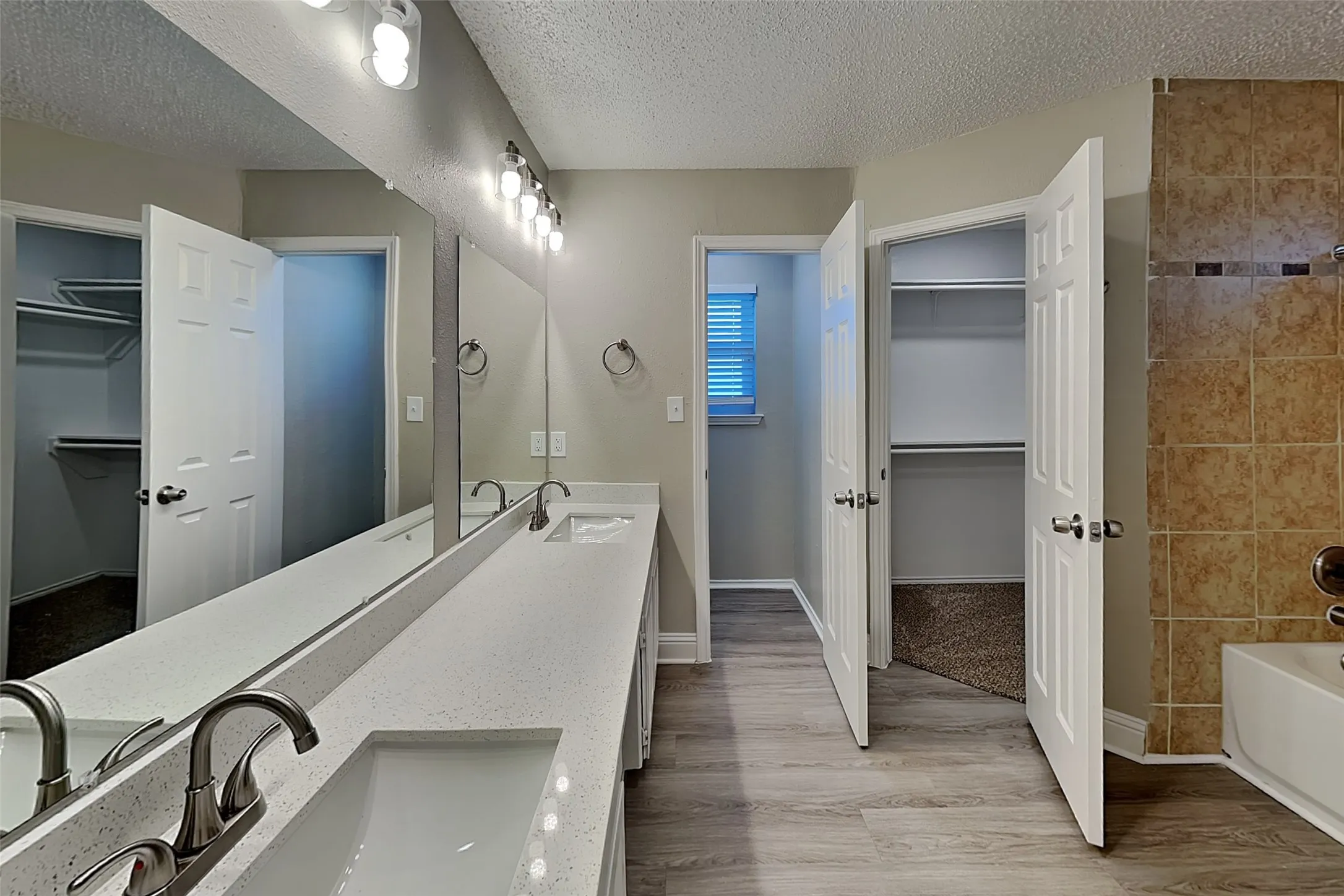 Single Family Residence For Rent in Tarrant County , 6633 Willow View Drive, Watauga, Texas 76148, 3 Bedroom, 2 Bathroom, 2 Garage spaces, 1,370 Sqft, built in 1983, mls#21408998, Real Estate Agent in Watauga, Homes For Rent in Tarrant county, Homes For Rent in Watauga, Realtor in Watauga Texas, Real Estate Brokerage Independent Realty Texas, Luminita Cordes Realtor