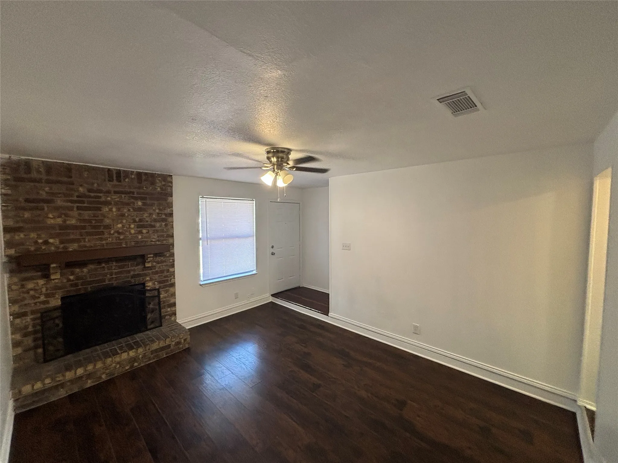 Townhouse For Rent in Tarrant County , 801 Bluebonnet Drive A, Keller, Texas 76248, 2 Bedroom, 2 Bathroom, Garage spaces, 982 Sqft, built in 1984, mls#21408999, Real Estate Agent in Keller, Homes For Rent in Tarrant county, Homes For Rent in Keller, Realtor in Keller Texas, Real Estate Brokerage Independent Realty Texas, Luminita Cordes Realtor
