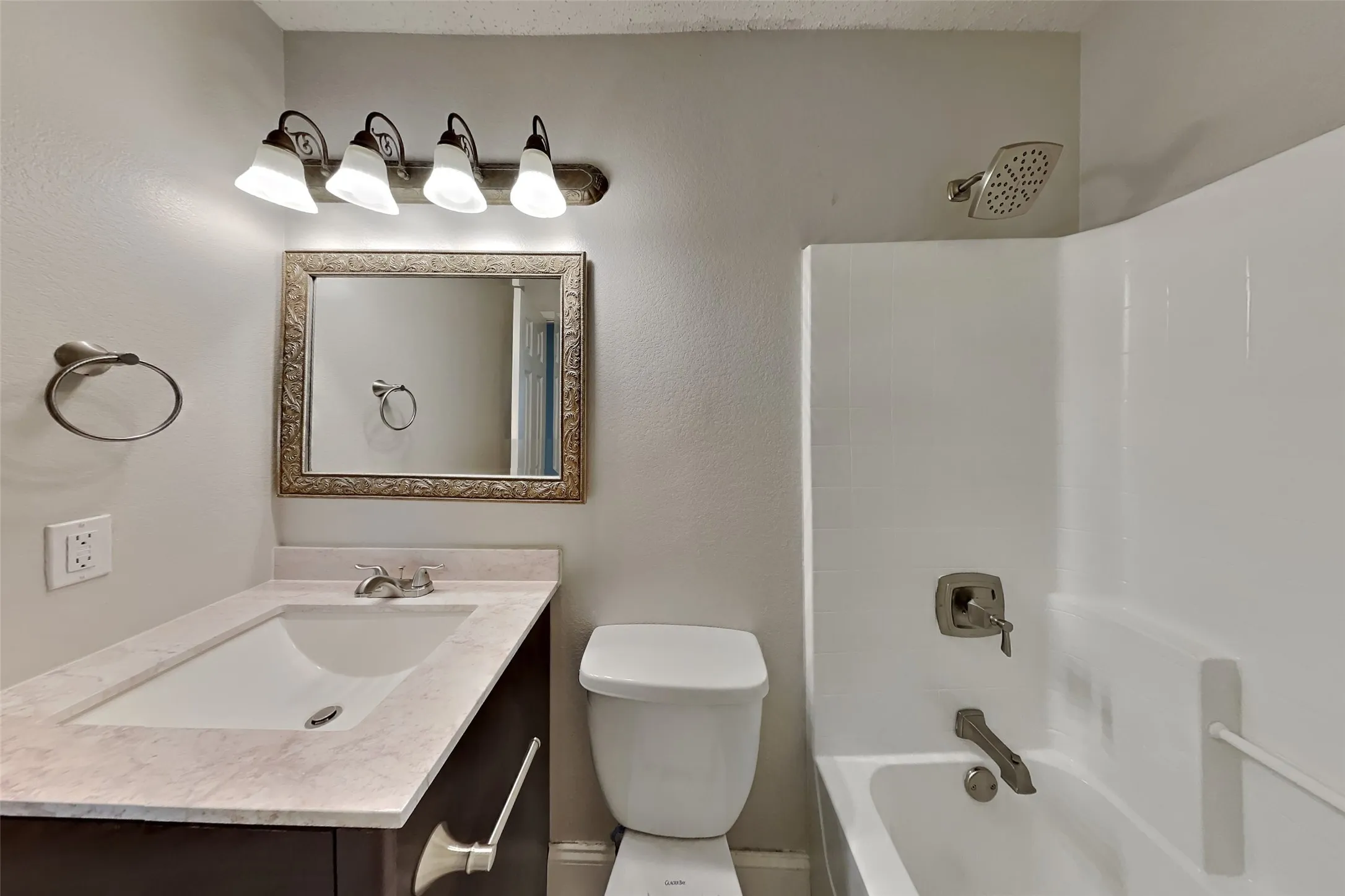 Single Family Residence For Rent in Tarrant County , 1001 Stone Chapel Way, Fort Worth, Texas 76179, 3 Bedroom, 2 Bathroom, 2 Garage spaces, 1,856 Sqft, built in 2004, mls#21409000, Real Estate Agent in Fort Worth, Homes For Rent in Tarrant county, Homes For Rent in Fort Worth, Realtor in Fort Worth Texas, Real Estate Brokerage Independent Realty Texas, Luminita Cordes Realtor