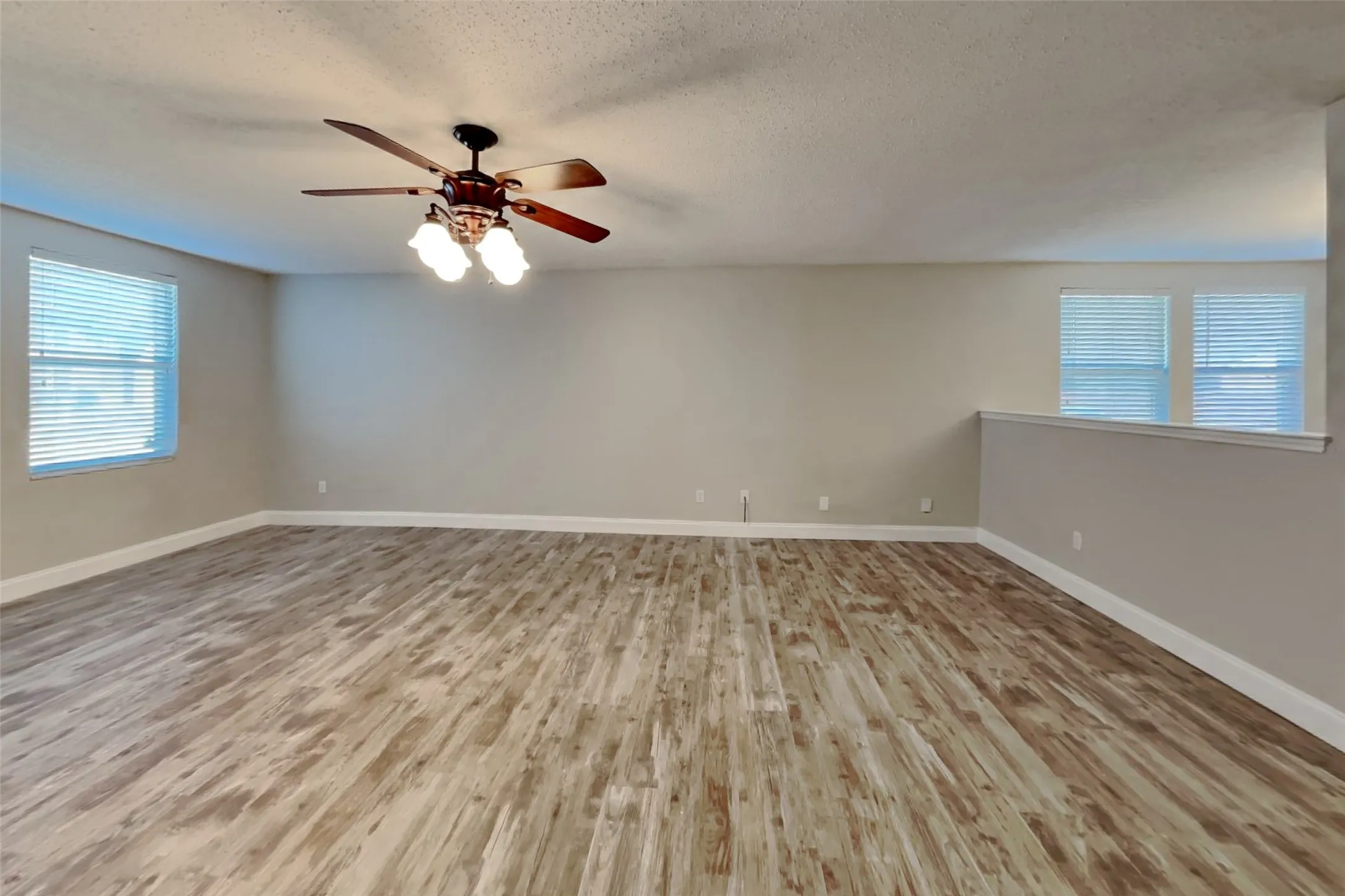 Single Family Residence For Rent in Tarrant County , 1001 Stone Chapel Way, Fort Worth, Texas 76179, 3 Bedroom, 2 Bathroom, 2 Garage spaces, 1,856 Sqft, built in 2004, mls#21409000, Real Estate Agent in Fort Worth, Homes For Rent in Tarrant county, Homes For Rent in Fort Worth, Realtor in Fort Worth Texas, Real Estate Brokerage Independent Realty Texas, Luminita Cordes Realtor