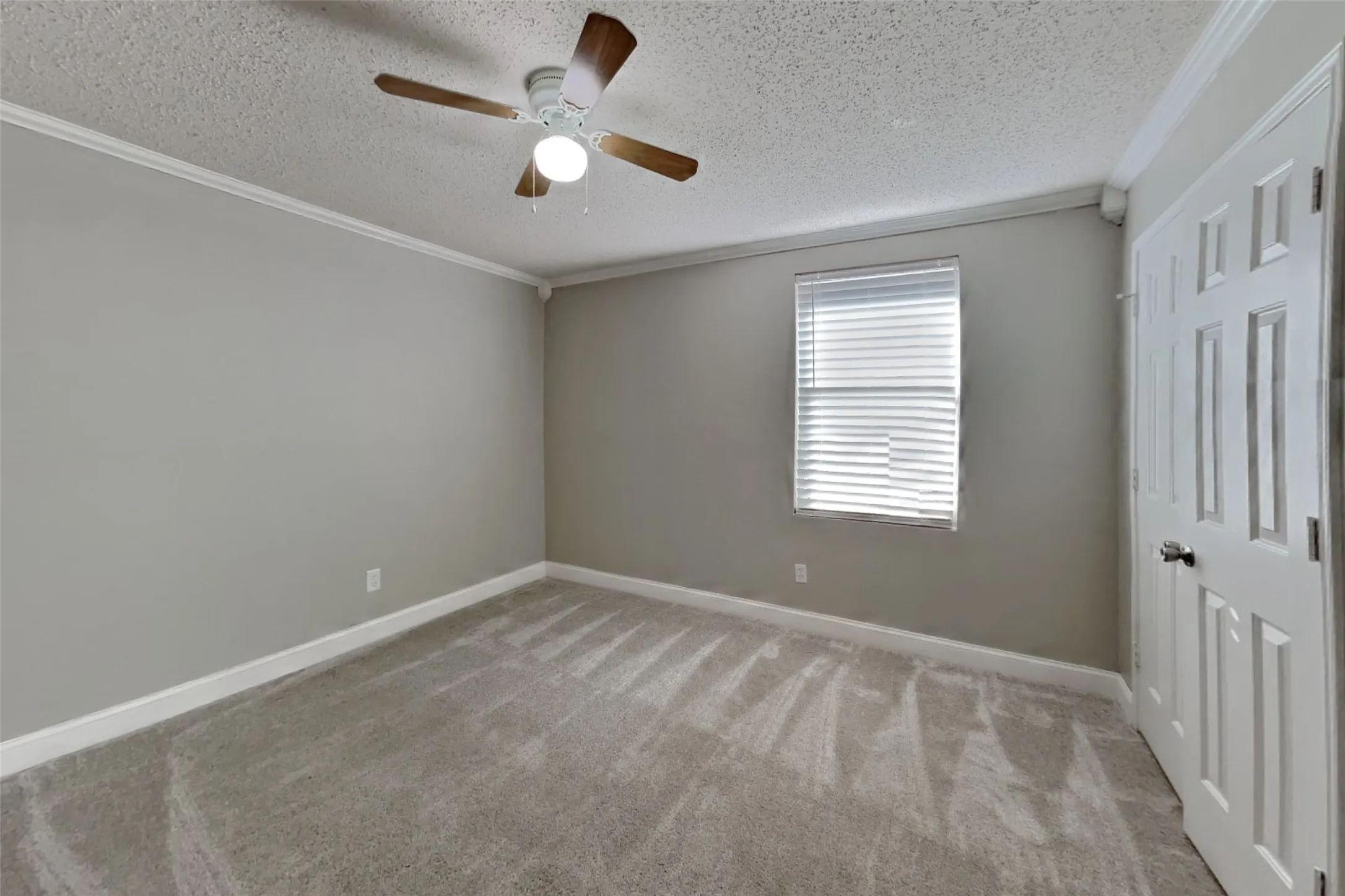 Single Family Residence For Rent in Tarrant County , 1001 Stone Chapel Way, Fort Worth, Texas 76179, 3 Bedroom, 2 Bathroom, 2 Garage spaces, 1,856 Sqft, built in 2004, mls#21409000, Real Estate Agent in Fort Worth, Homes For Rent in Tarrant county, Homes For Rent in Fort Worth, Realtor in Fort Worth Texas, Real Estate Brokerage Independent Realty Texas, Luminita Cordes Realtor