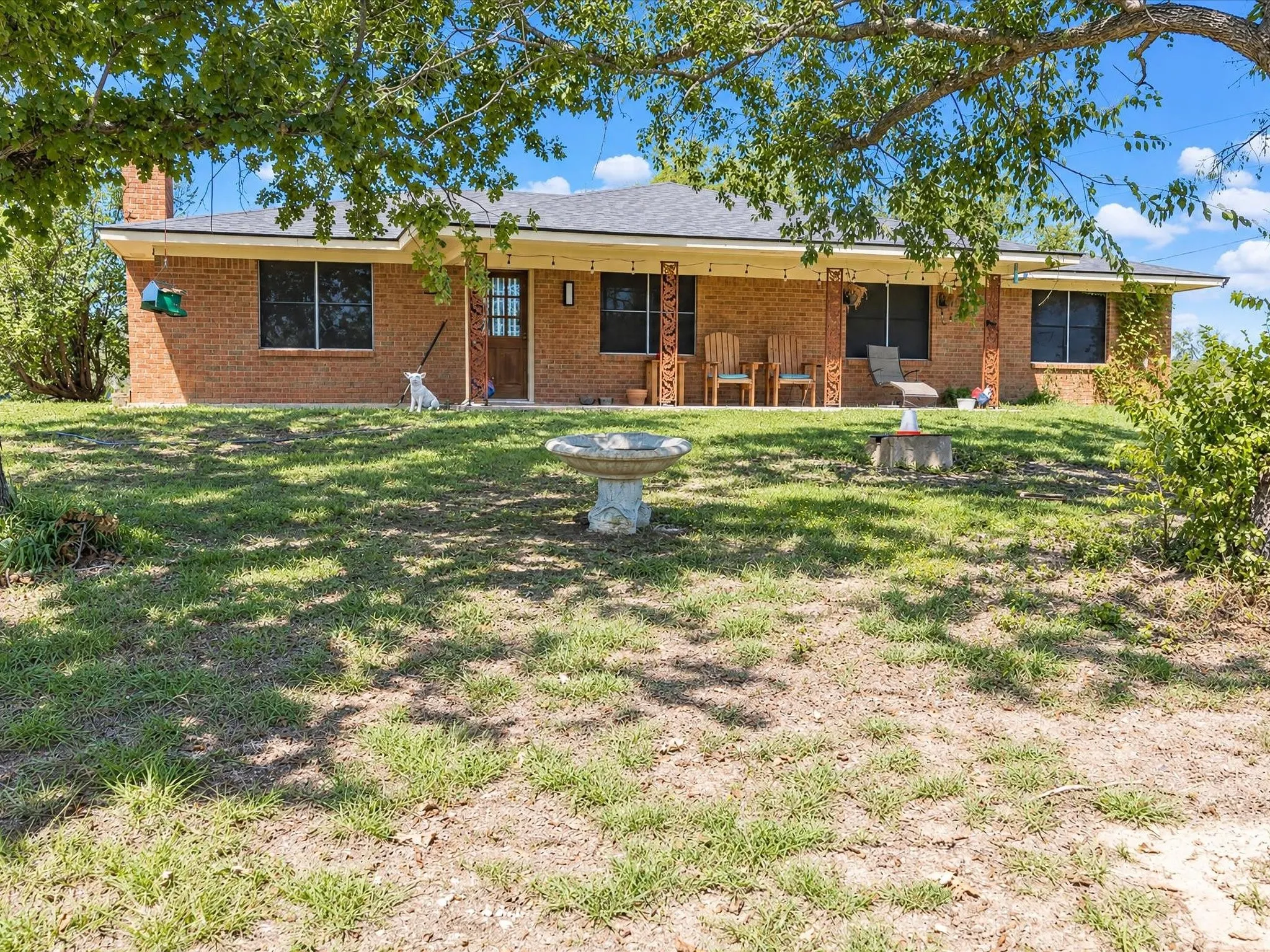 Single Family Residence For Sale in Ellis County , 211 Whitehouse Road, Ennis, Texas 75119, 3 Bedroom, 2 Bathroom, 2 Garage spaces, 2,088 Sqft, built in 1978, mls#21408888, Real Estate Agent in Ennis, Homes For Sale in Ellis county, Homes For Sale in Ennis, Realtor in Ennis Texas, Real Estate Brokerage Independent Realty Texas, Luminita Cordes Realtor