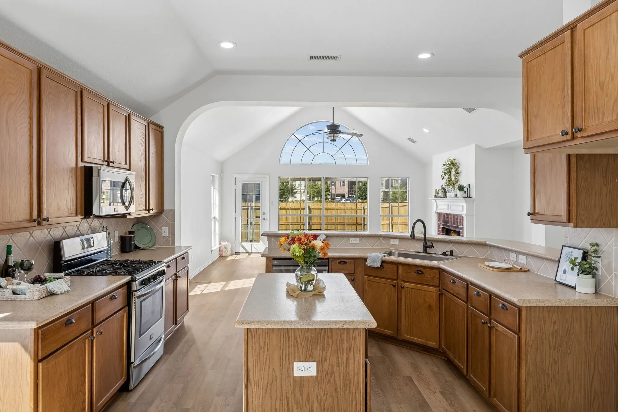 This Gourmet Kitchen is Amazing! It features SS appliances and Gas cooking!