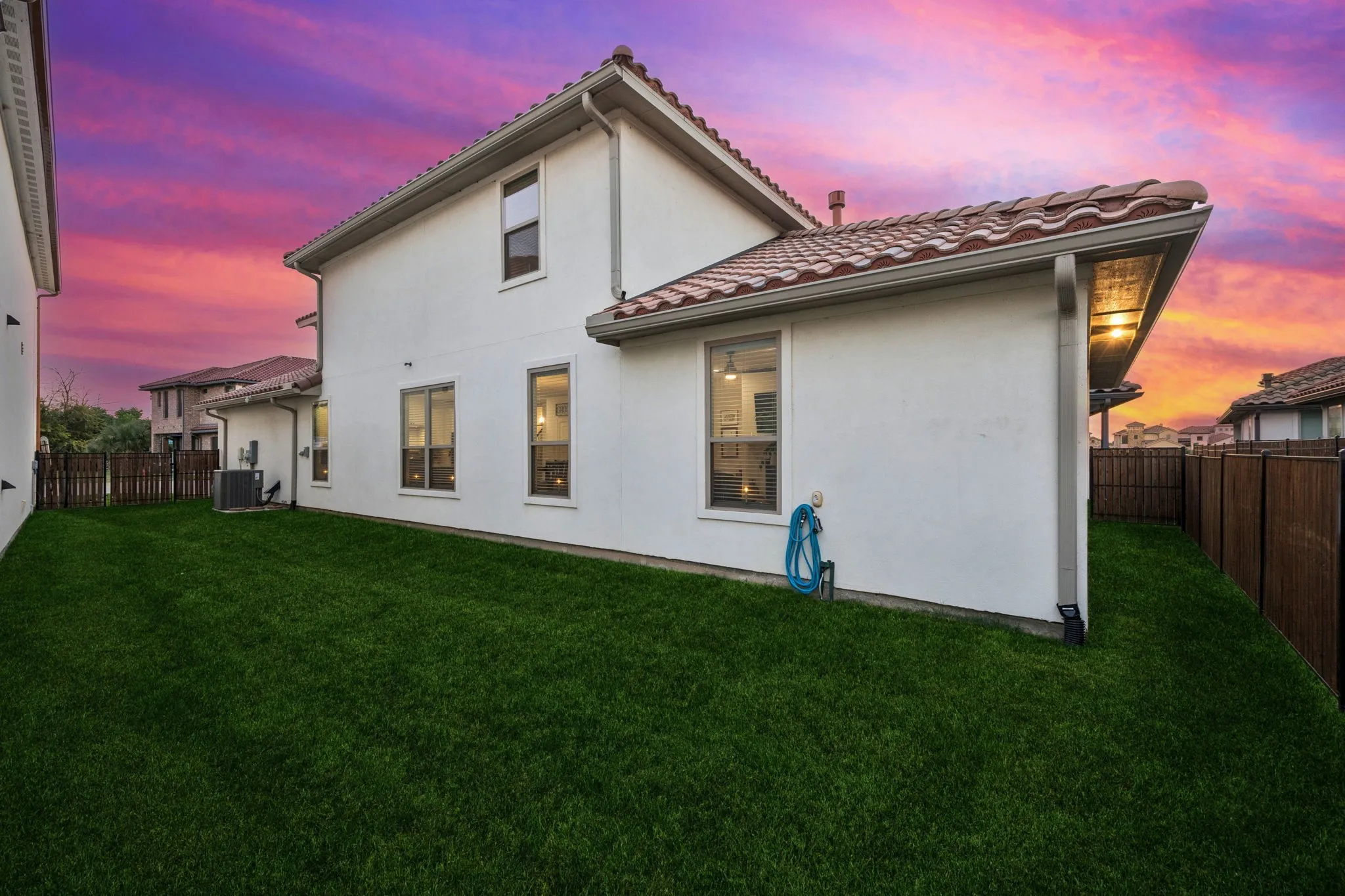 Single Family Residence For Sale in Tarrant County , 9036 Lakeside Drive, Fort Worth, Texas 76179, 4 Bedroom, 3 Bathroom, 2 Garage spaces, 2,279 Sqft, built in 2022, mls#21408971, Real Estate Agent in Fort Worth, Homes For Sale in Tarrant county, Homes For Sale in Fort Worth, Realtor in Fort Worth Texas, Real Estate Brokerage Independent Realty Texas, Luminita Cordes Realtor