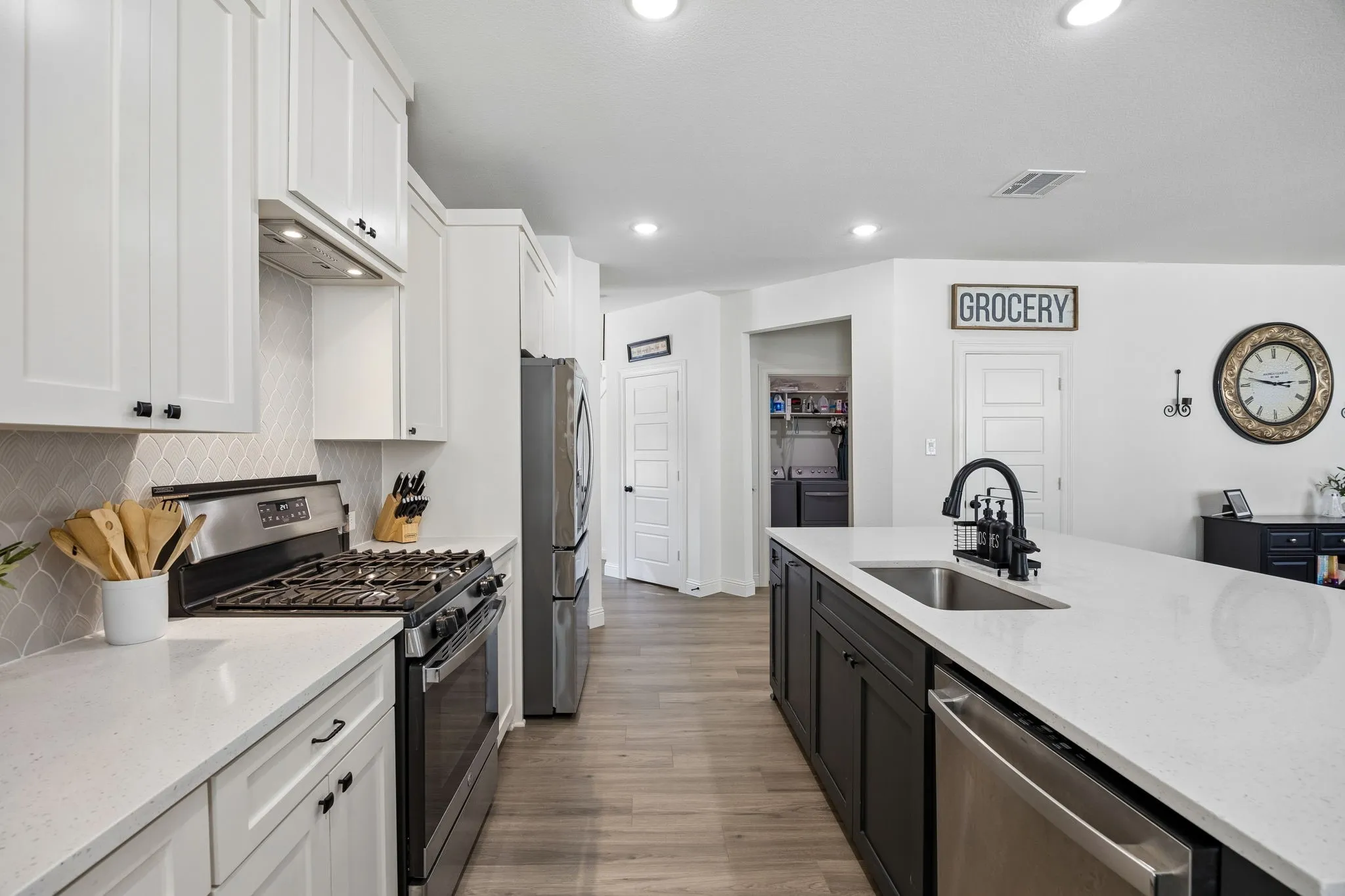 Single Family Residence For Sale in Tarrant County , 9036 Lakeside Drive, Fort Worth, Texas 76179, 4 Bedroom, 3 Bathroom, 2 Garage spaces, 2,279 Sqft, built in 2022, mls#21408971, Real Estate Agent in Fort Worth, Homes For Sale in Tarrant county, Homes For Sale in Fort Worth, Realtor in Fort Worth Texas, Real Estate Brokerage Independent Realty Texas, Luminita Cordes Realtor