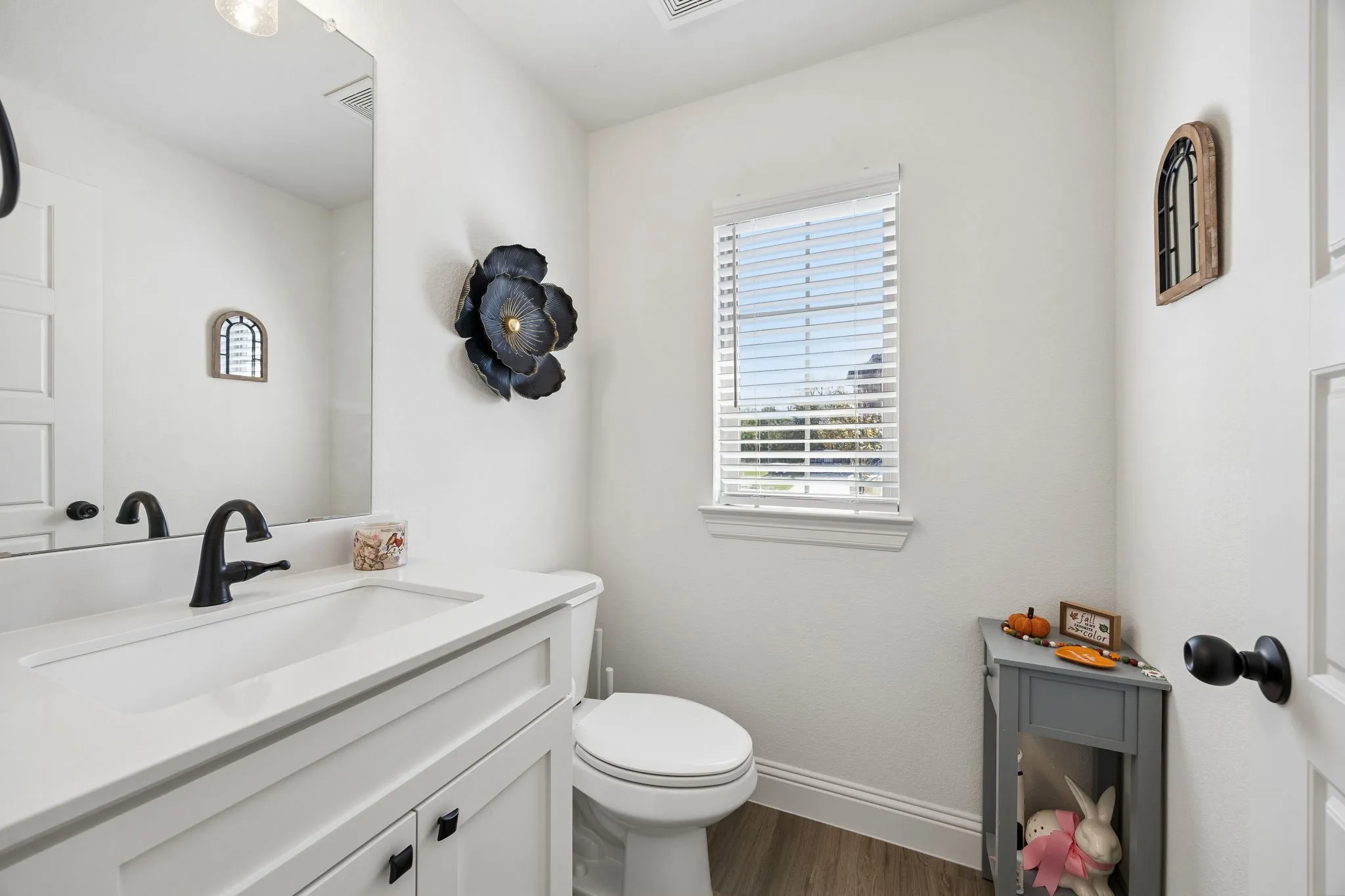 Single Family Residence For Sale in Tarrant County , 9036 Lakeside Drive, Fort Worth, Texas 76179, 4 Bedroom, 3 Bathroom, 2 Garage spaces, 2,279 Sqft, built in 2022, mls#21408971, Real Estate Agent in Fort Worth, Homes For Sale in Tarrant county, Homes For Sale in Fort Worth, Realtor in Fort Worth Texas, Real Estate Brokerage Independent Realty Texas, Luminita Cordes Realtor