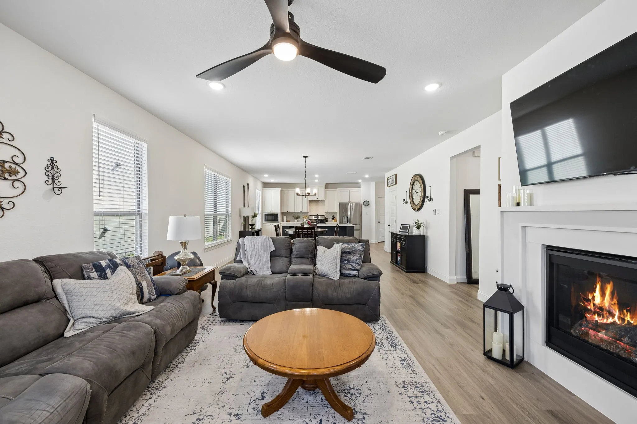 Single Family Residence For Sale in Tarrant County , 9036 Lakeside Drive, Fort Worth, Texas 76179, 4 Bedroom, 3 Bathroom, 2 Garage spaces, 2,279 Sqft, built in 2022, mls#21408971, Real Estate Agent in Fort Worth, Homes For Sale in Tarrant county, Homes For Sale in Fort Worth, Realtor in Fort Worth Texas, Real Estate Brokerage Independent Realty Texas, Luminita Cordes Realtor