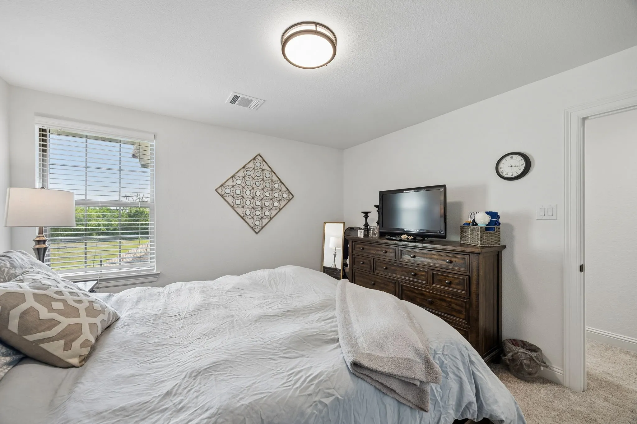 Single Family Residence For Sale in Tarrant County , 9036 Lakeside Drive, Fort Worth, Texas 76179, 4 Bedroom, 3 Bathroom, 2 Garage spaces, 2,279 Sqft, built in 2022, mls#21408971, Real Estate Agent in Fort Worth, Homes For Sale in Tarrant county, Homes For Sale in Fort Worth, Realtor in Fort Worth Texas, Real Estate Brokerage Independent Realty Texas, Luminita Cordes Realtor